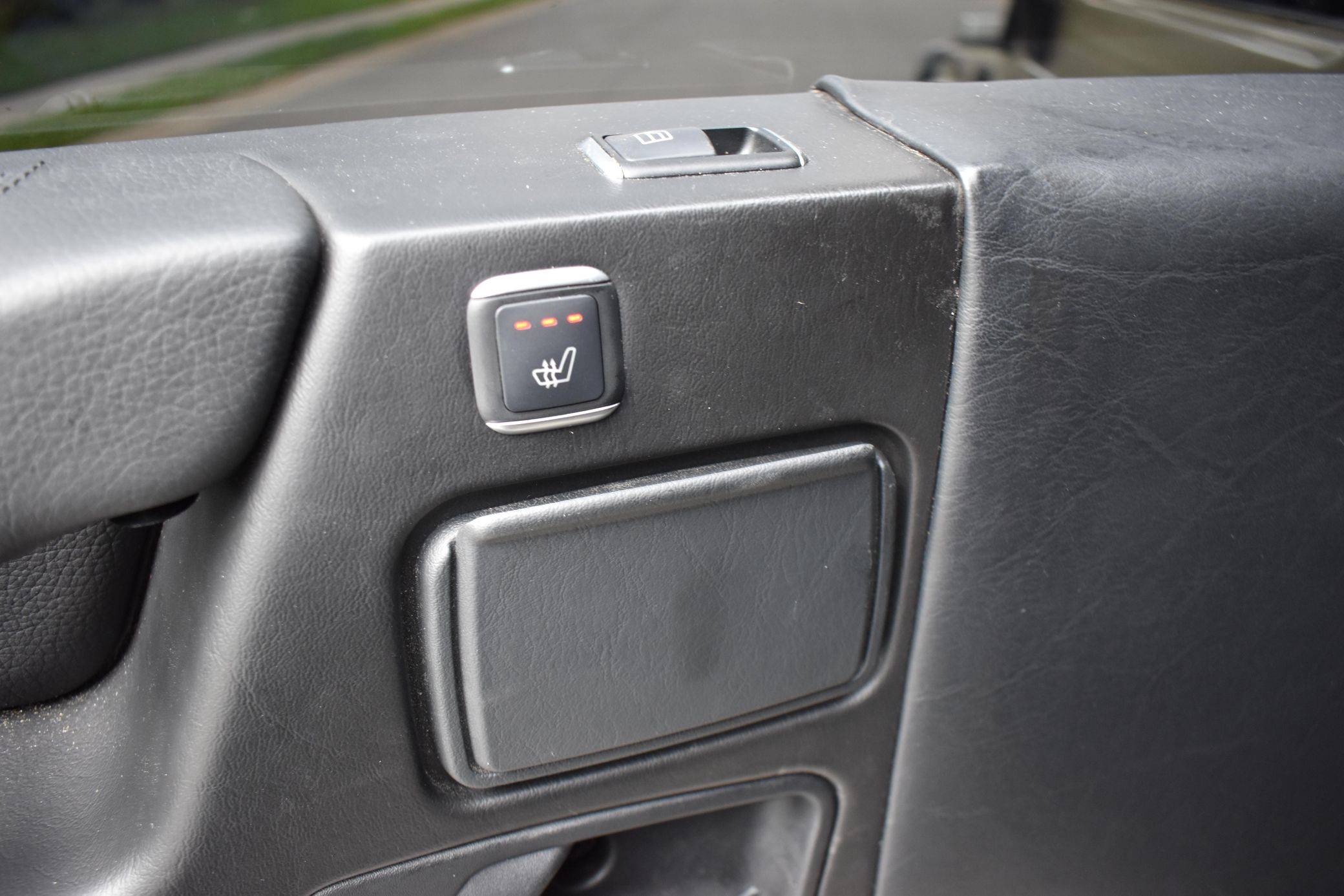 This Beige 2017 Mercedes-Benz G550 Six-Wheeler Up For Auction Is Anything But Boring