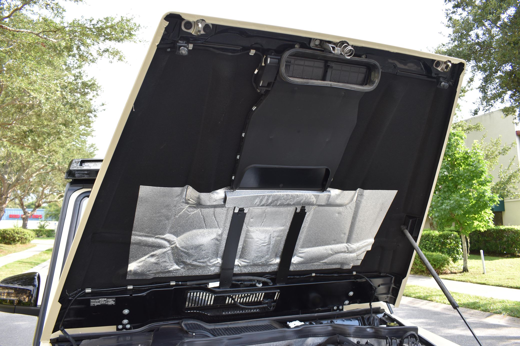 This Beige 2017 Mercedes-Benz G550 Six-Wheeler Up For Auction Is Anything But Boring