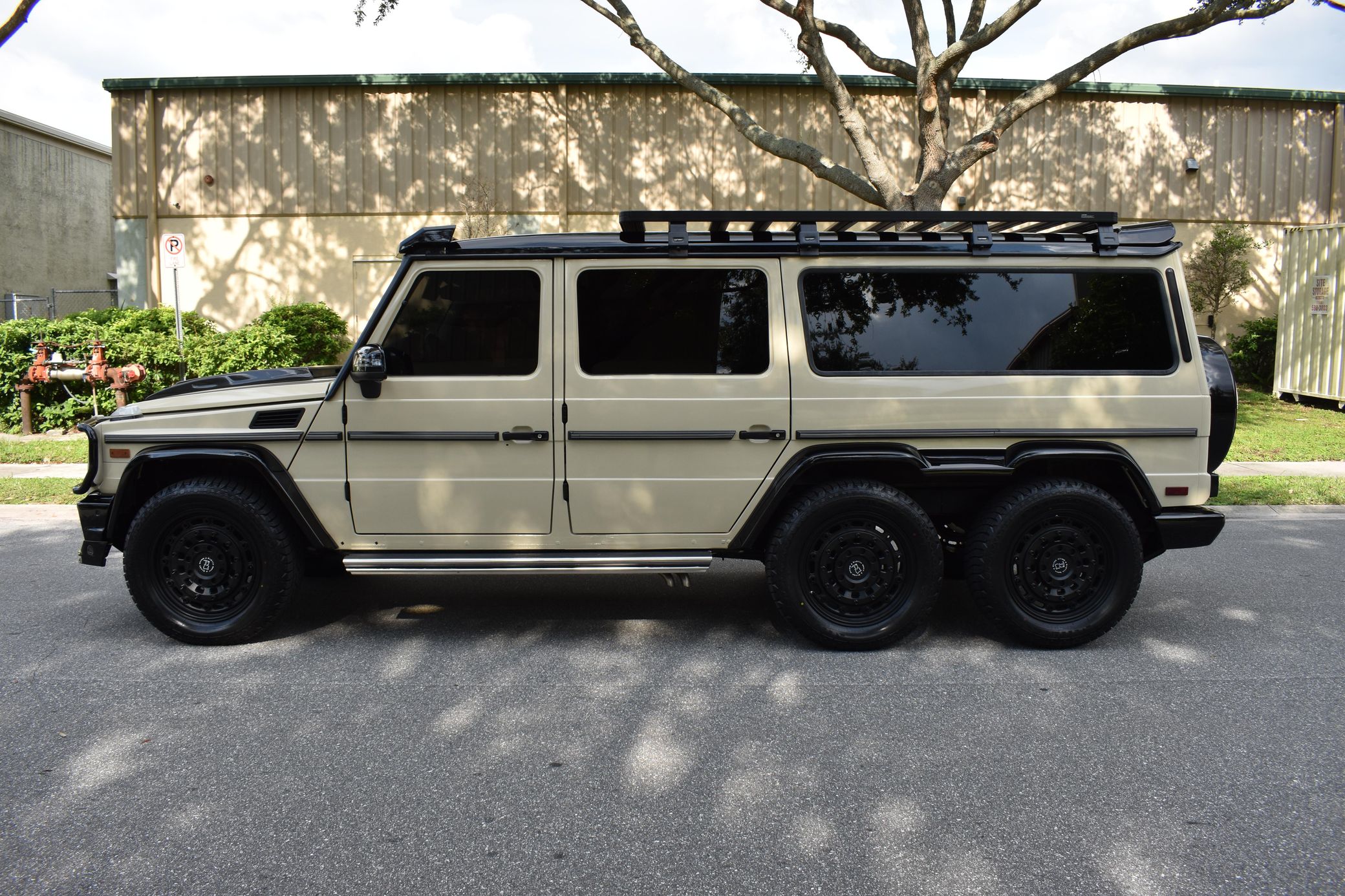 This Beige 2017 Mercedes-Benz G550 Six-Wheeler Up For Auction Is Anything But Boring