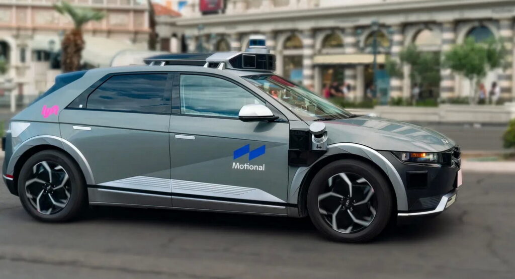  Lyft And Motional Give First Rides In Driverless Hyundai Ioniq 5s In Las Vegas