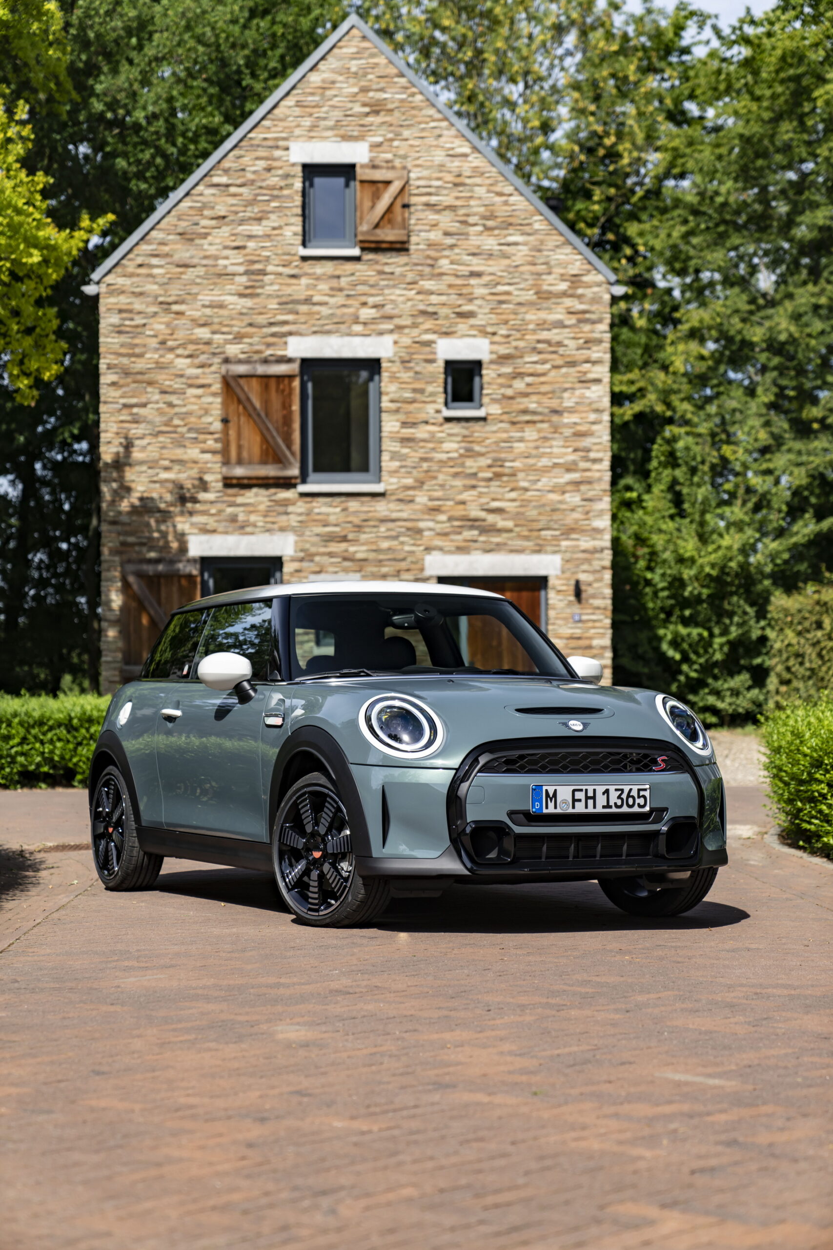 Mini Multitone Edition Brings Color Gradient To Roof Of Mini 3 Door, 5 Door, And Clubman