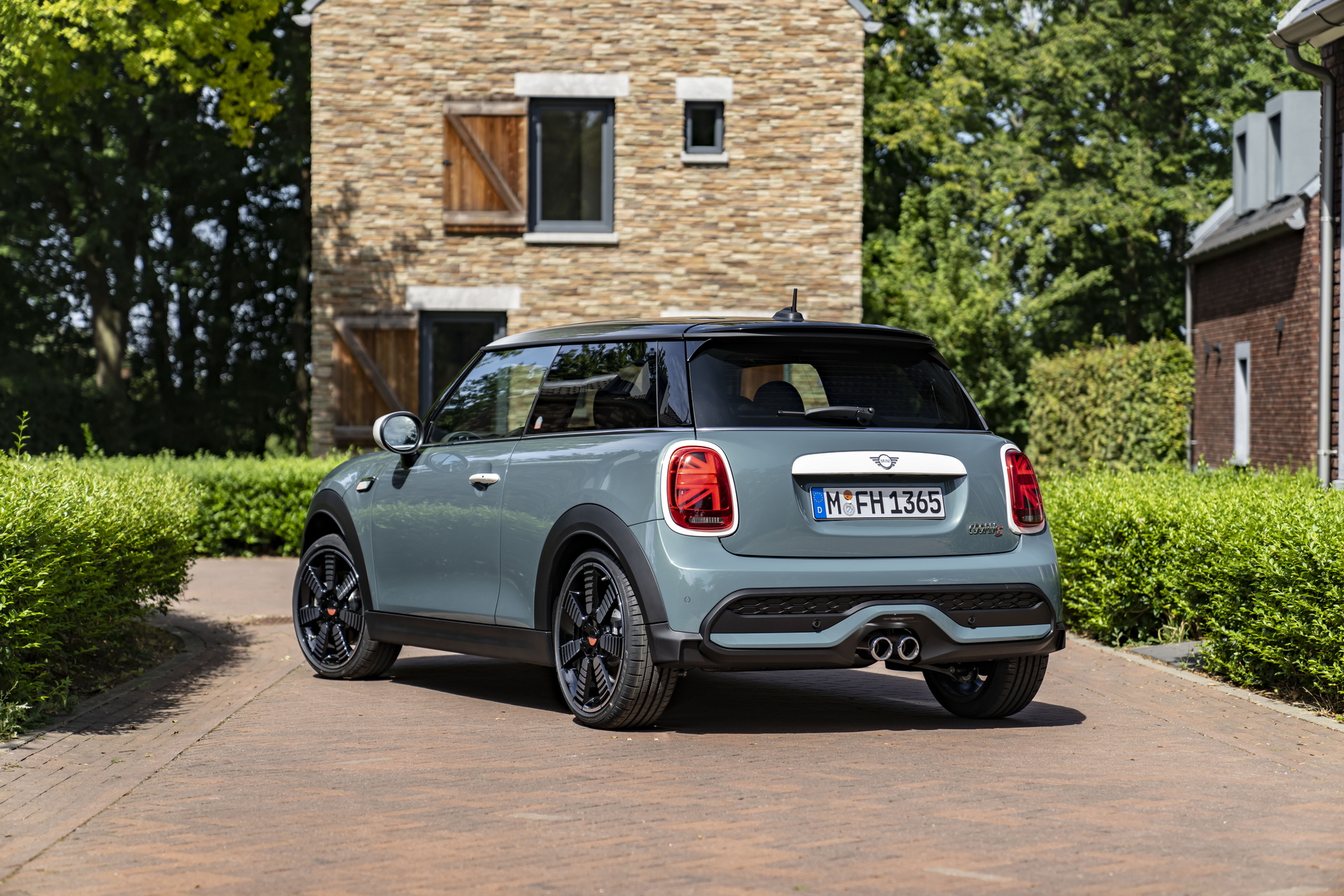 Mini Multitone Edition Brings Color Gradient To Roof Of Mini 3 Door, 5 Door, And Clubman