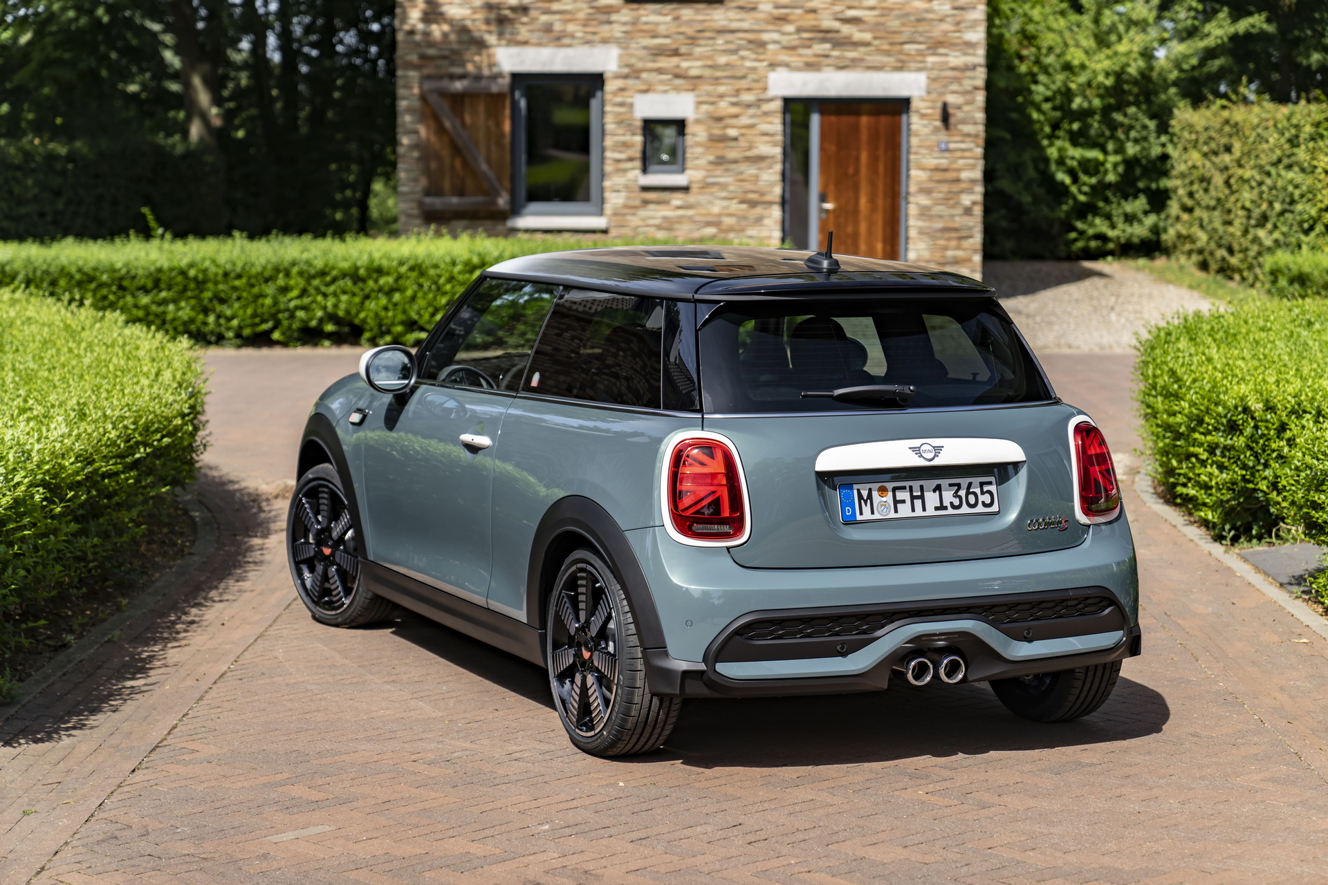 Mini Multitone Edition Brings Color Gradient To Roof Of Mini 3 Door, 5 Door, And Clubman