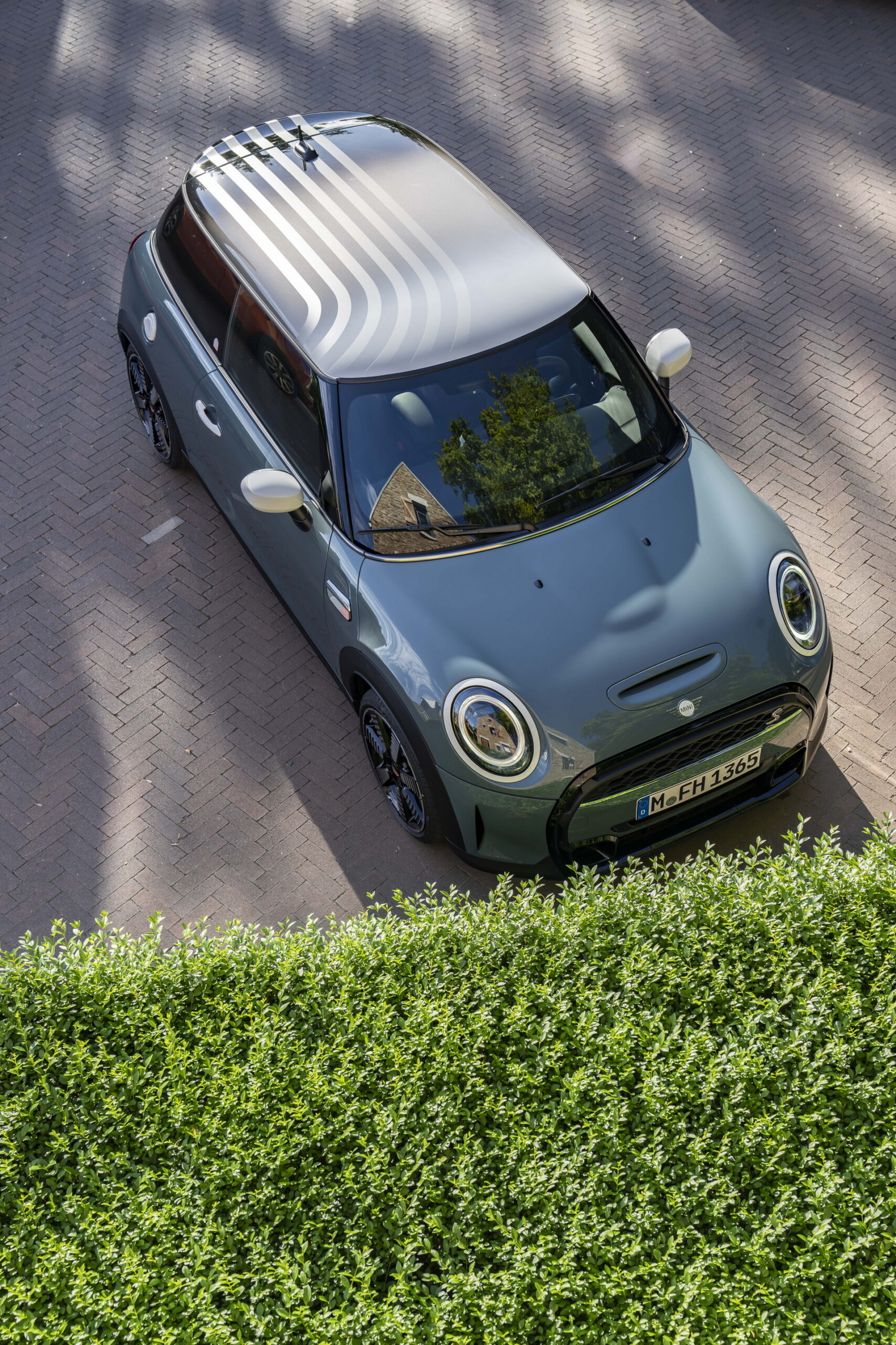 Mini Multitone Edition Brings Color Gradient To Roof Of Mini 3 Door, 5 Door, And Clubman