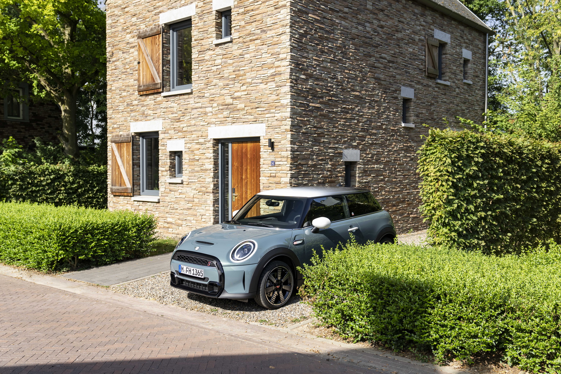 Mini Multitone Edition Brings Color Gradient To Roof Of Mini 3 Door, 5 Door, And Clubman
