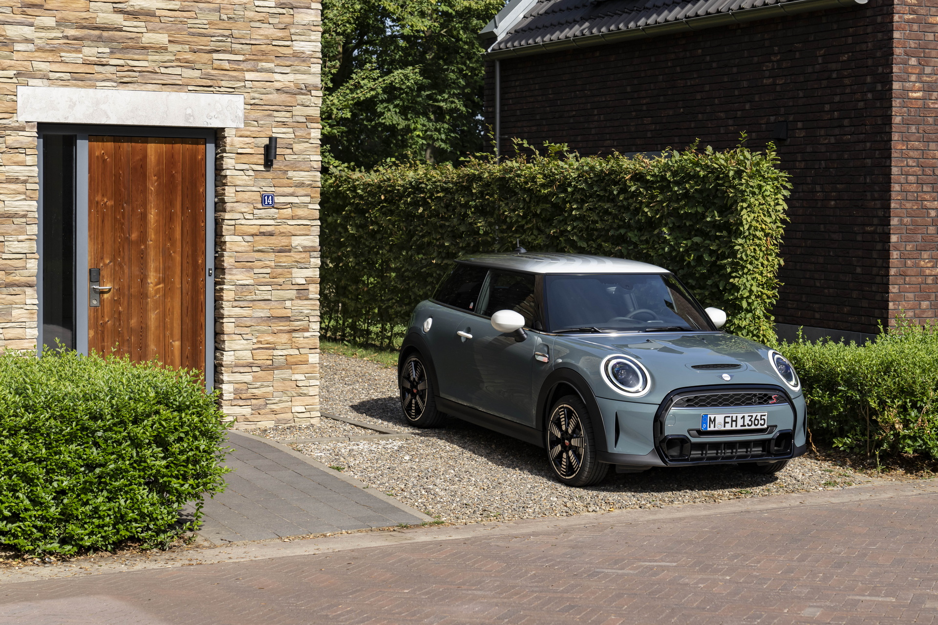 Mini Multitone Edition Brings Color Gradient To Roof Of Mini 3 Door, 5 Door, And Clubman