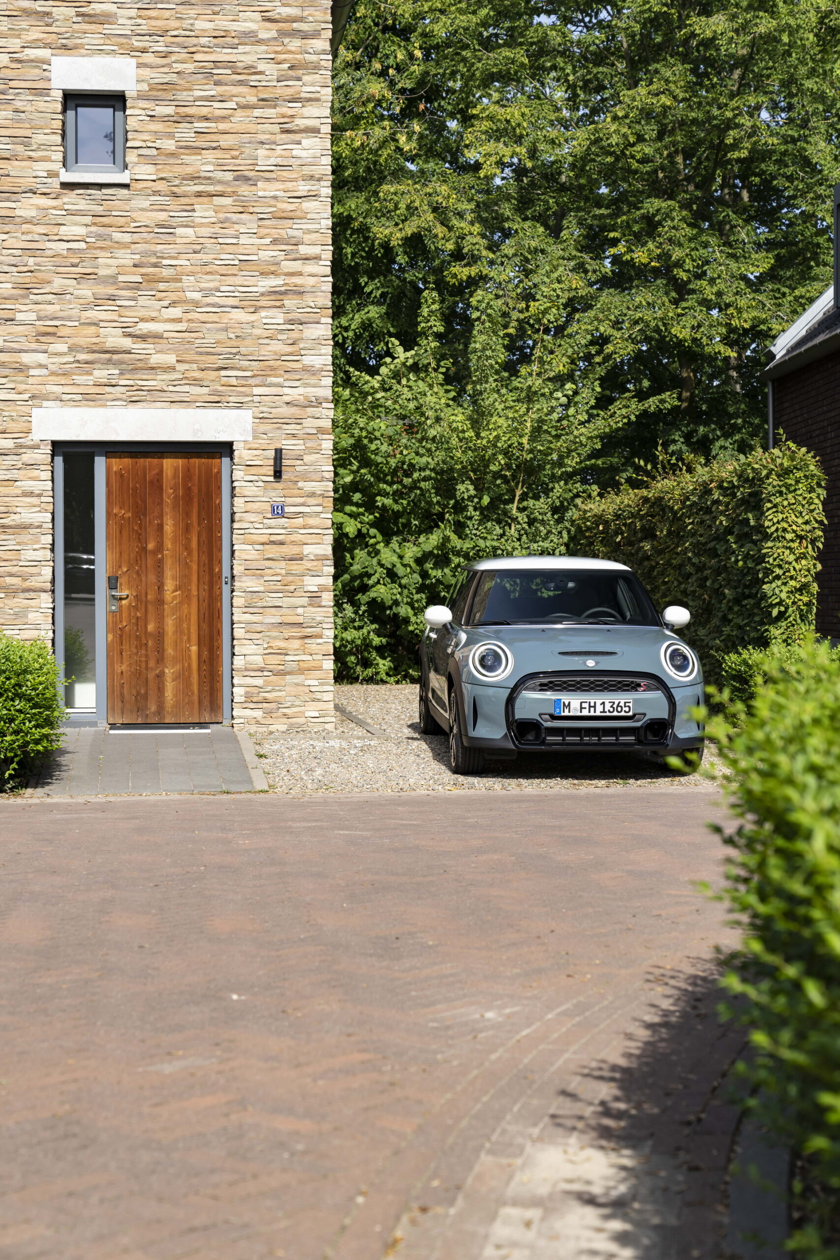 Mini Multitone Edition Brings Color Gradient To Roof Of Mini 3 Door, 5 Door, And Clubman