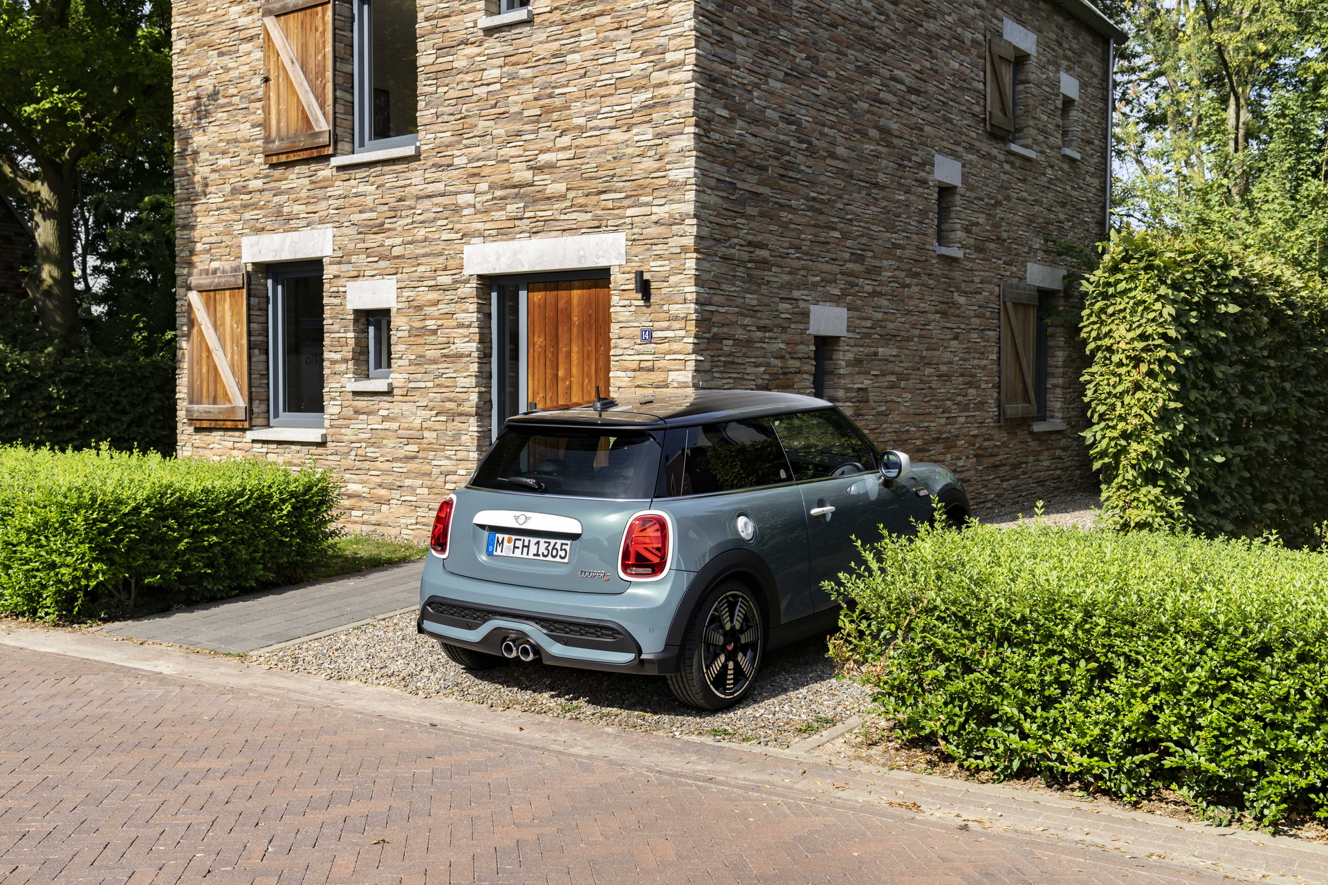 Mini Multitone Edition Brings Color Gradient To Roof Of Mini 3 Door, 5 Door, And Clubman