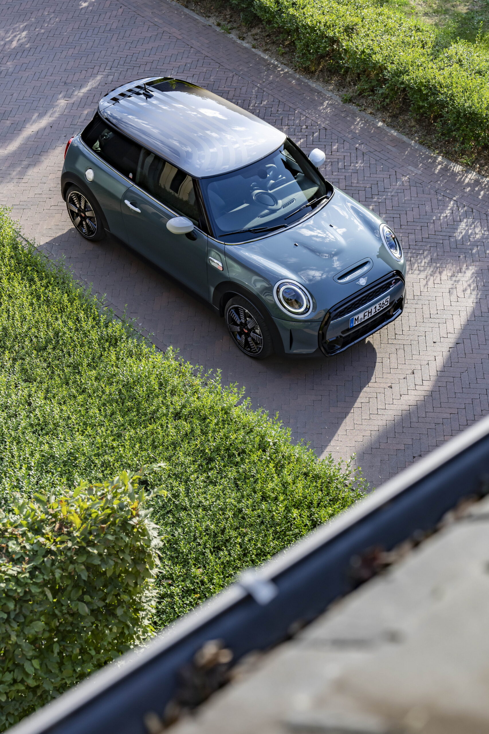 Mini Multitone Edition Brings Color Gradient To Roof Of Mini 3 Door, 5 Door, And Clubman