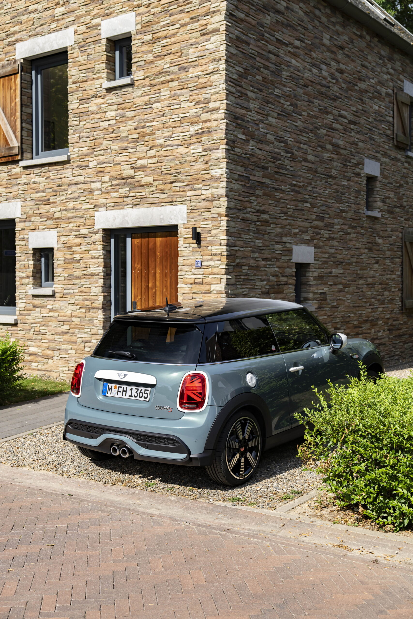 Mini Multitone Edition Brings Color Gradient To Roof Of Mini 3 Door, 5 Door, And Clubman