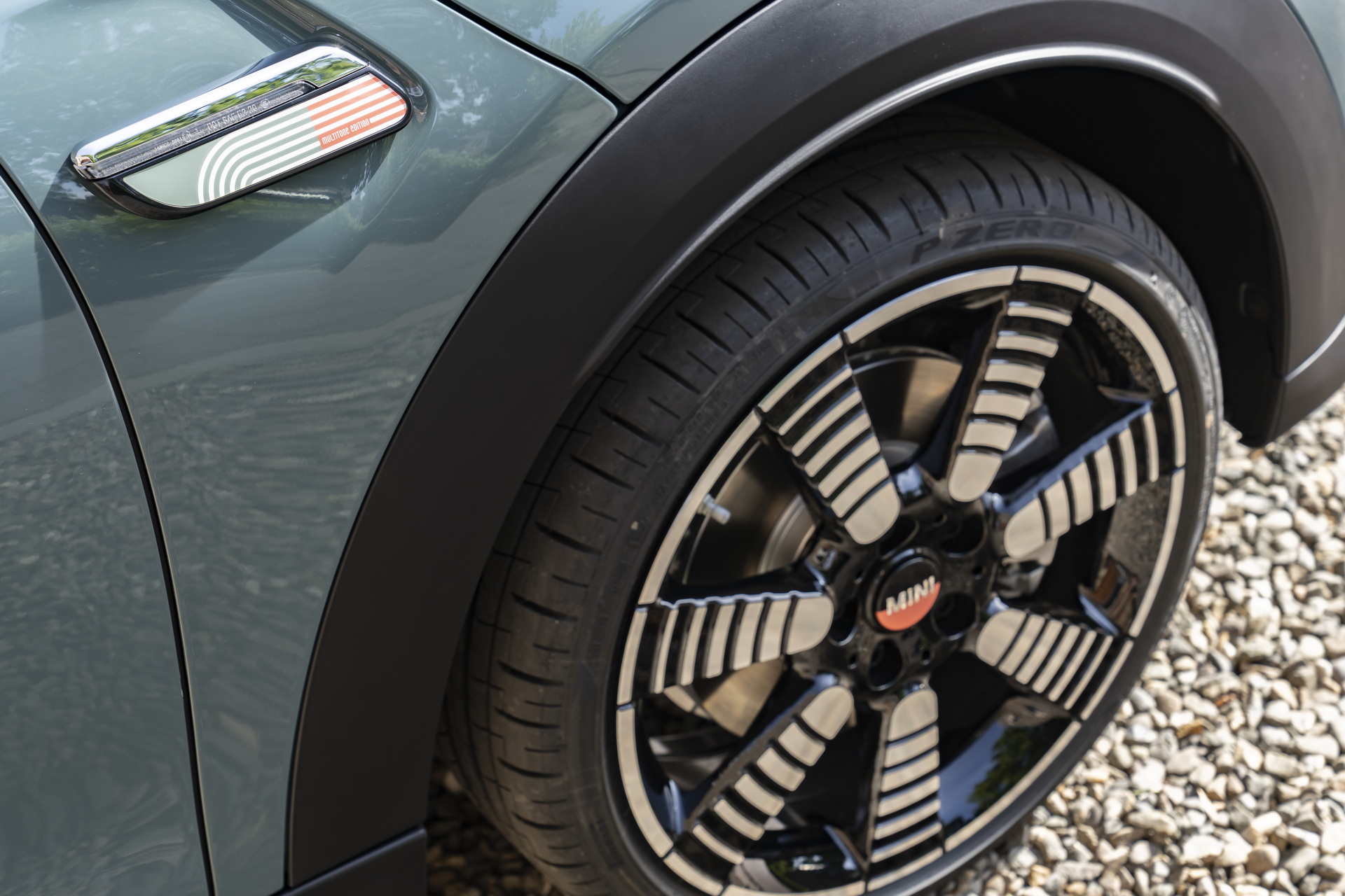 Mini Multitone Edition Brings Color Gradient To Roof Of Mini 3 Door, 5 Door, And Clubman