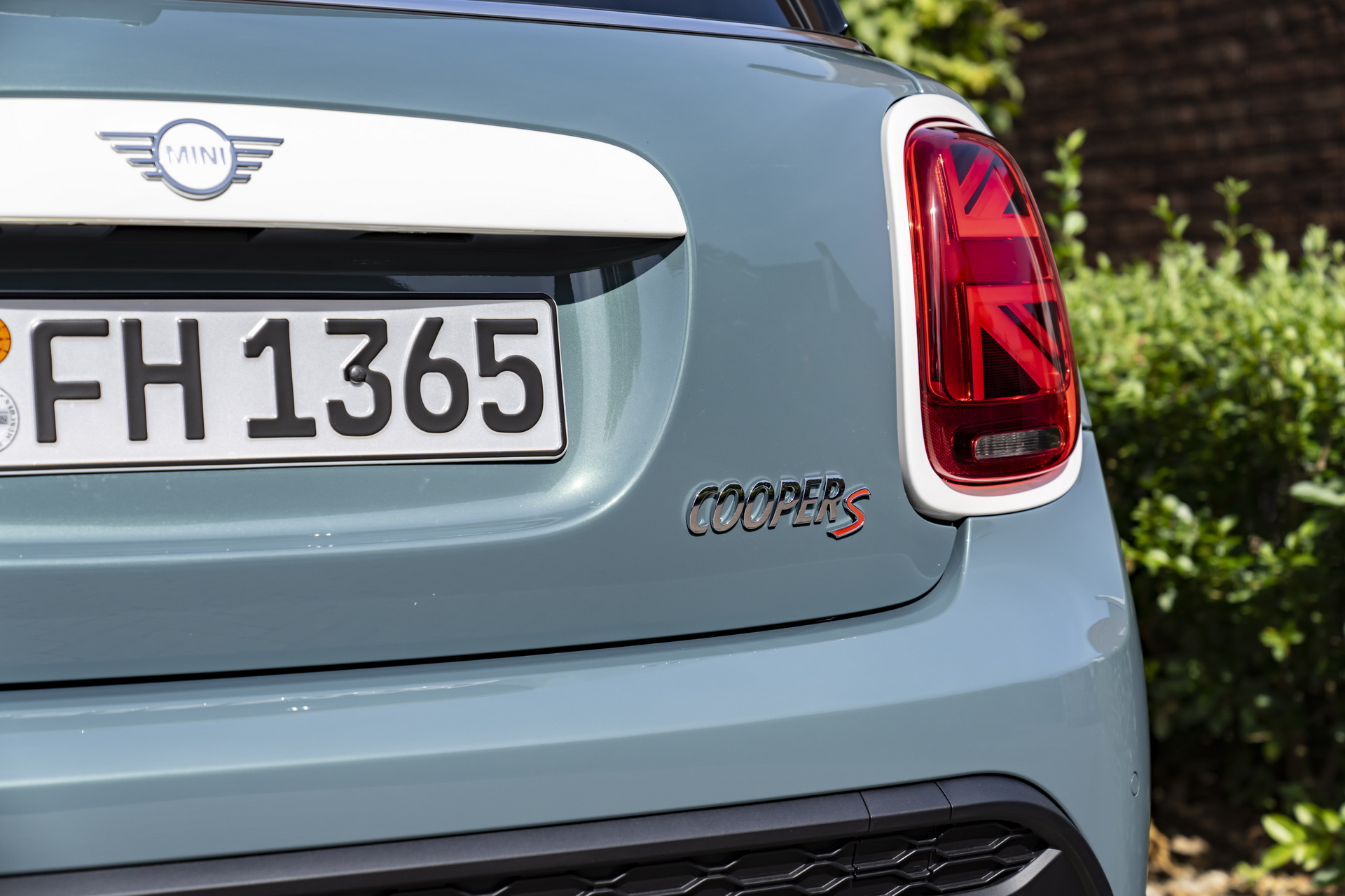 Mini Multitone Edition Brings Color Gradient To Roof Of Mini 3 Door, 5 Door, And Clubman