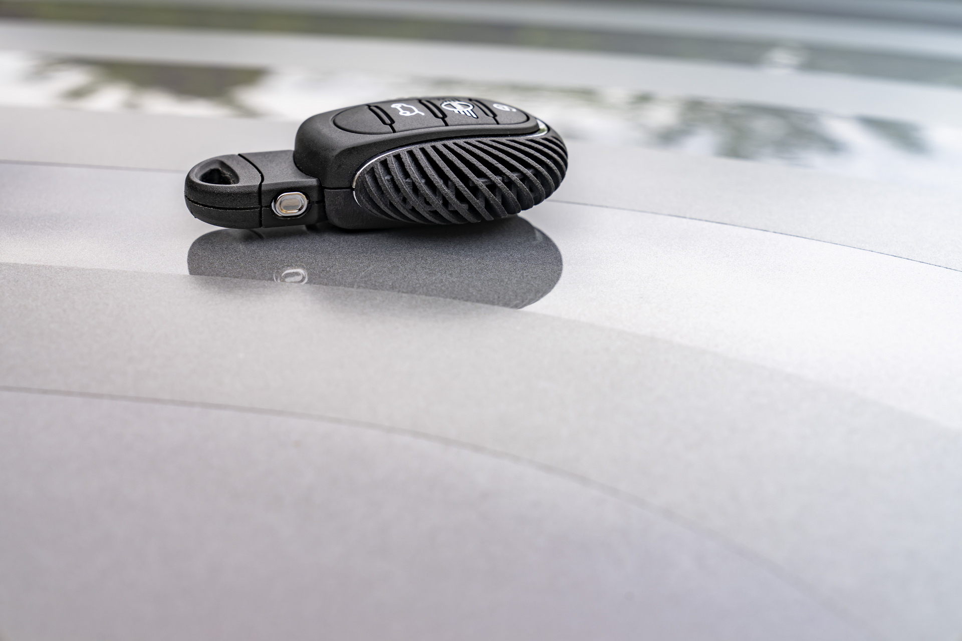 Mini Multitone Edition Brings Color Gradient To Roof Of Mini 3 Door, 5 Door, And Clubman