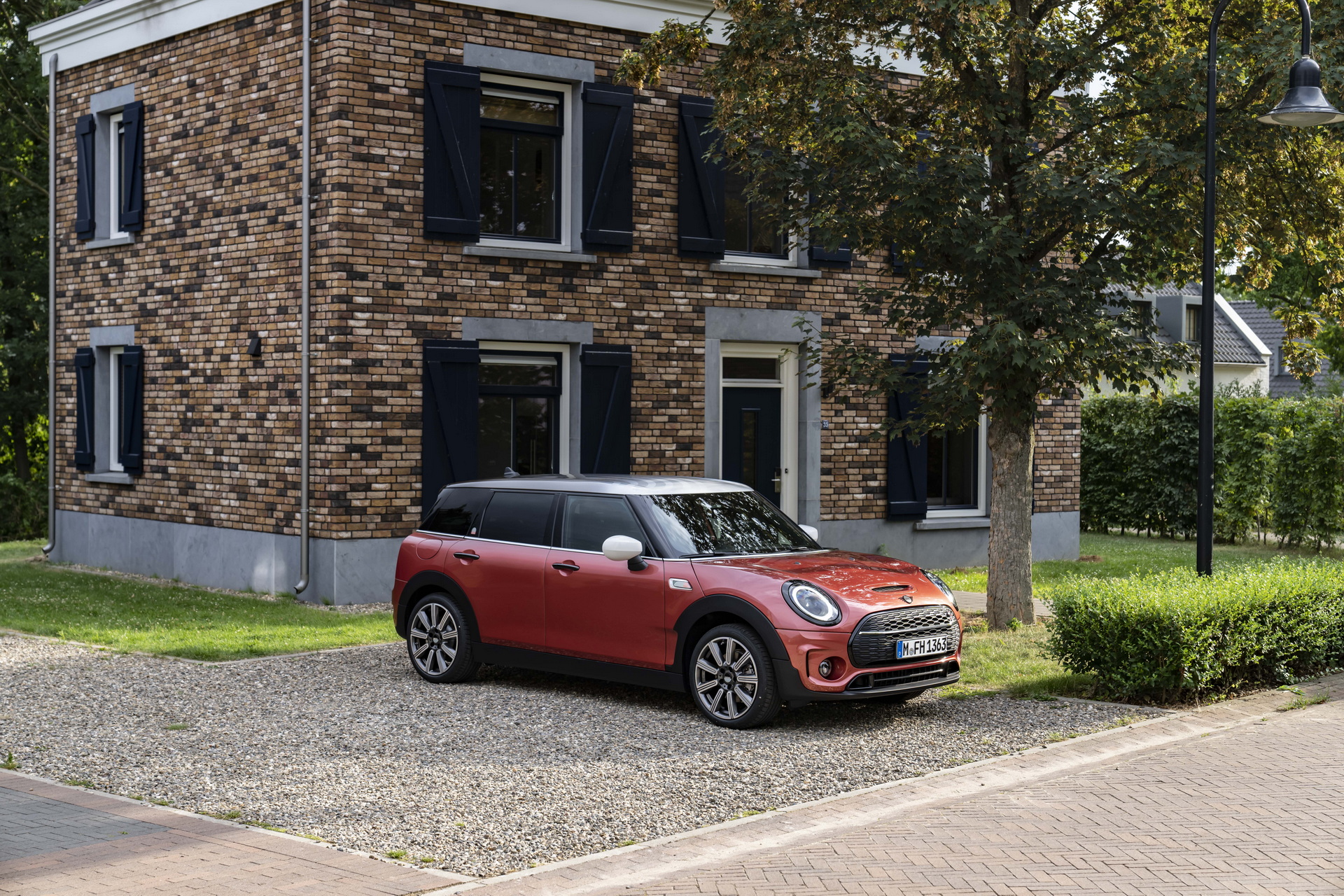 Mini Multitone Edition Brings Color Gradient To Roof Of Mini 3 Door, 5 Door, And Clubman