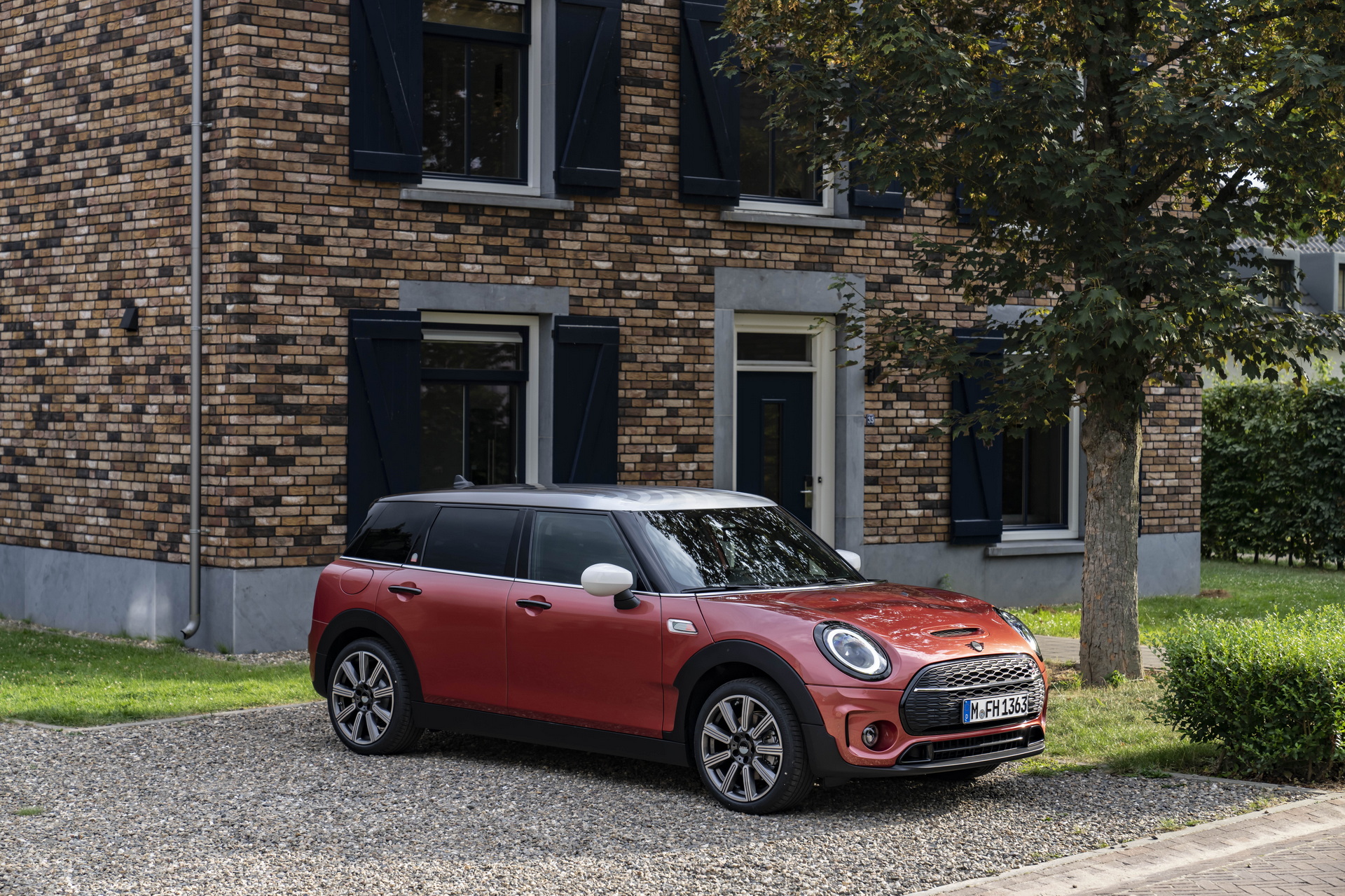 Mini Multitone Edition Brings Color Gradient To Roof Of Mini 3 Door, 5 Door, And Clubman