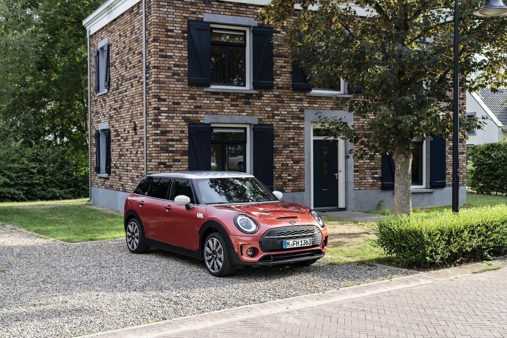 Mini Multitone Edition Brings Color Gradient To Roof Of Mini 3 Door, 5 Door, And Clubman