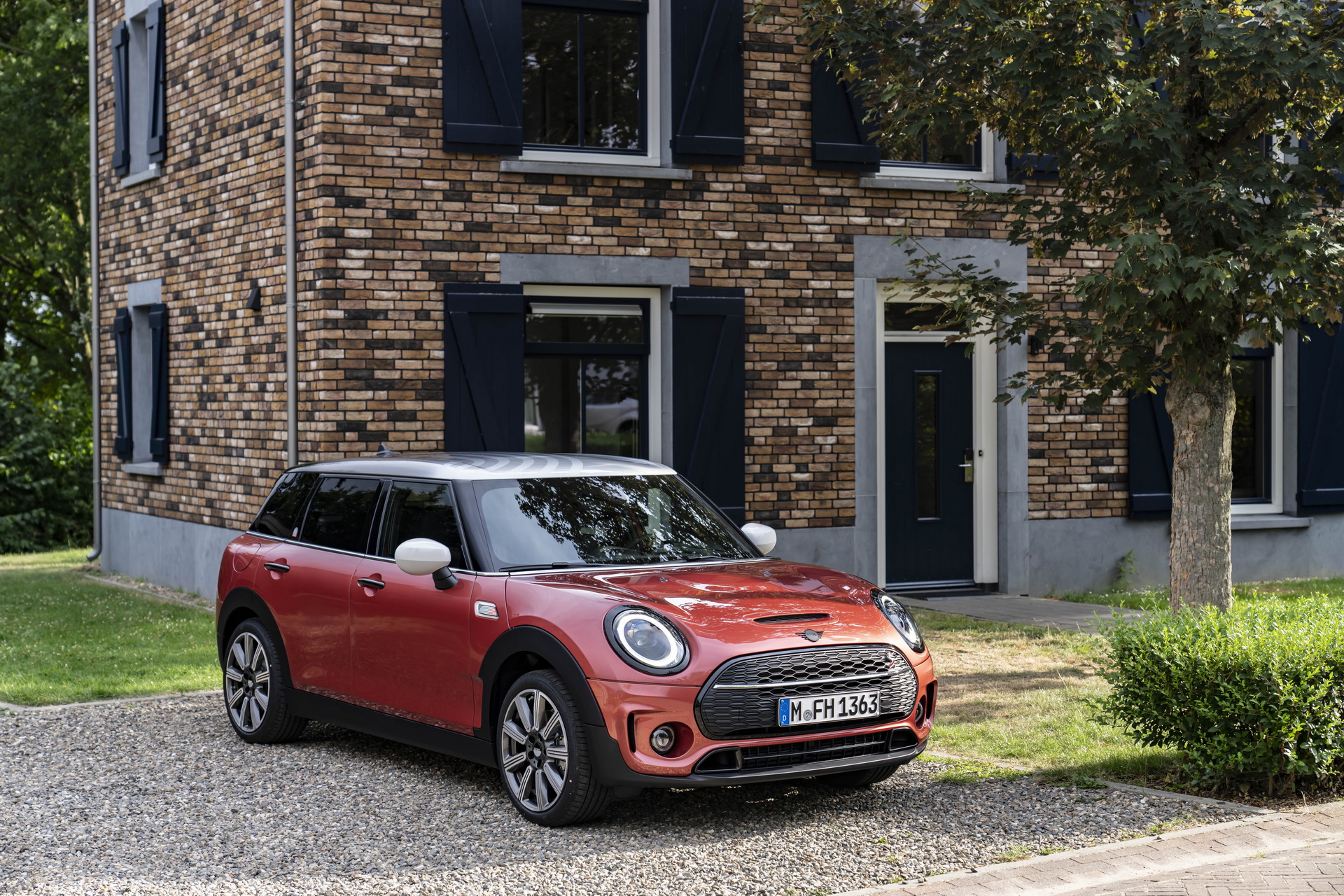 Mini Multitone Edition Brings Color Gradient To Roof Of Mini 3 Door, 5 Door, And Clubman