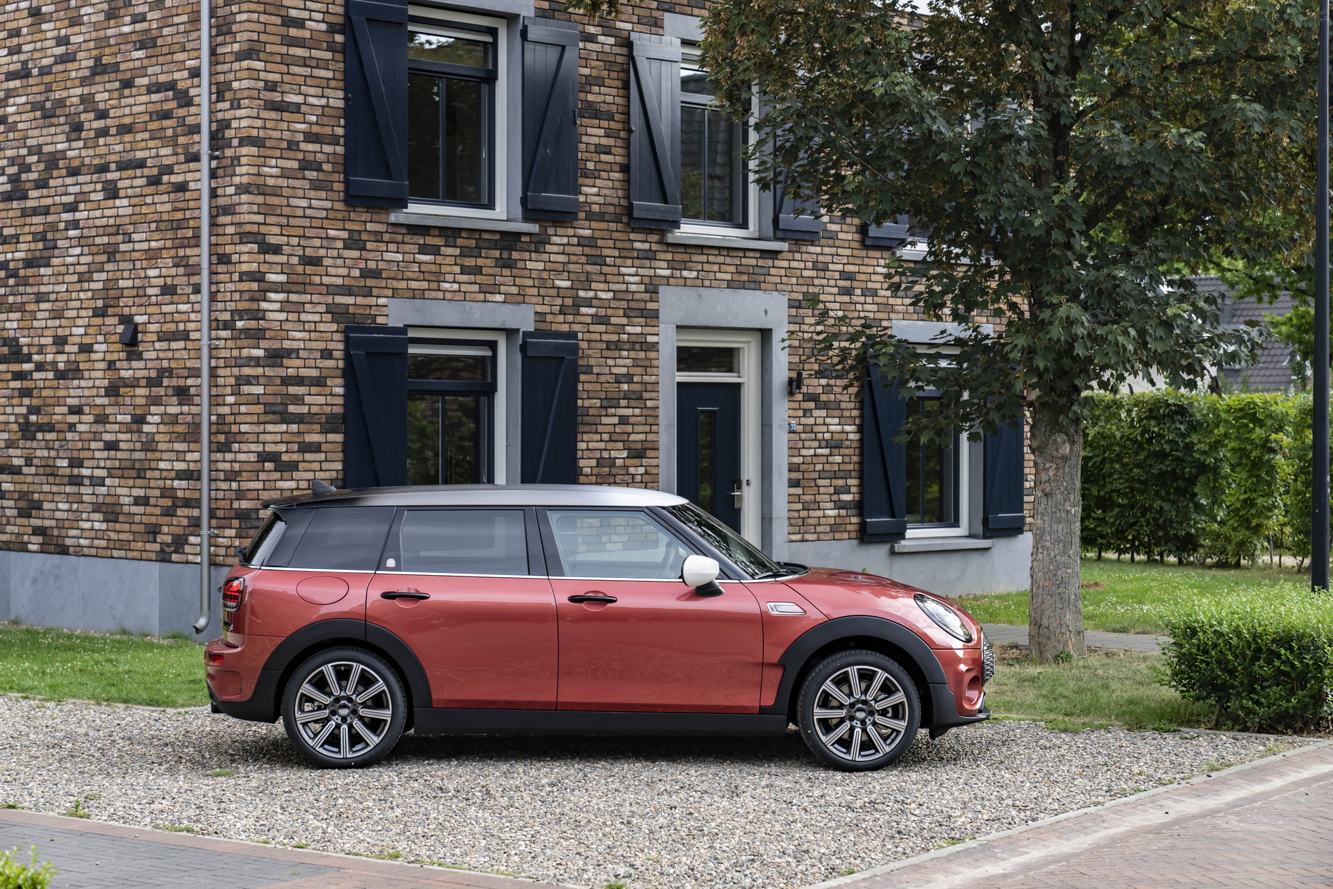 Mini Multitone Edition Brings Color Gradient To Roof Of Mini 3 Door, 5 Door, And Clubman