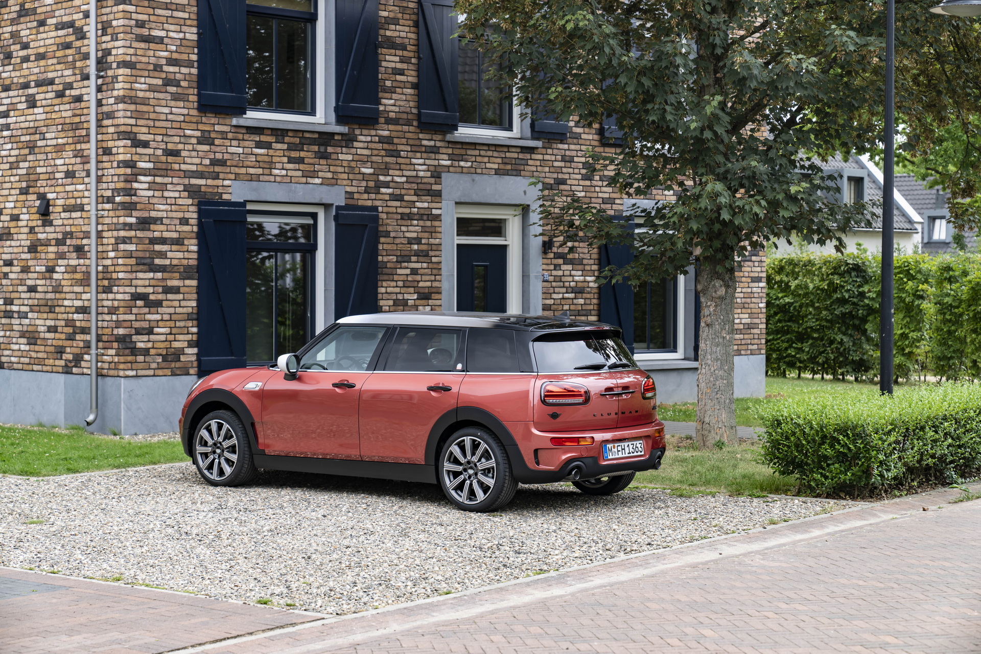 Mini Multitone Edition Brings Color Gradient To Roof Of Mini 3 Door, 5 Door, And Clubman