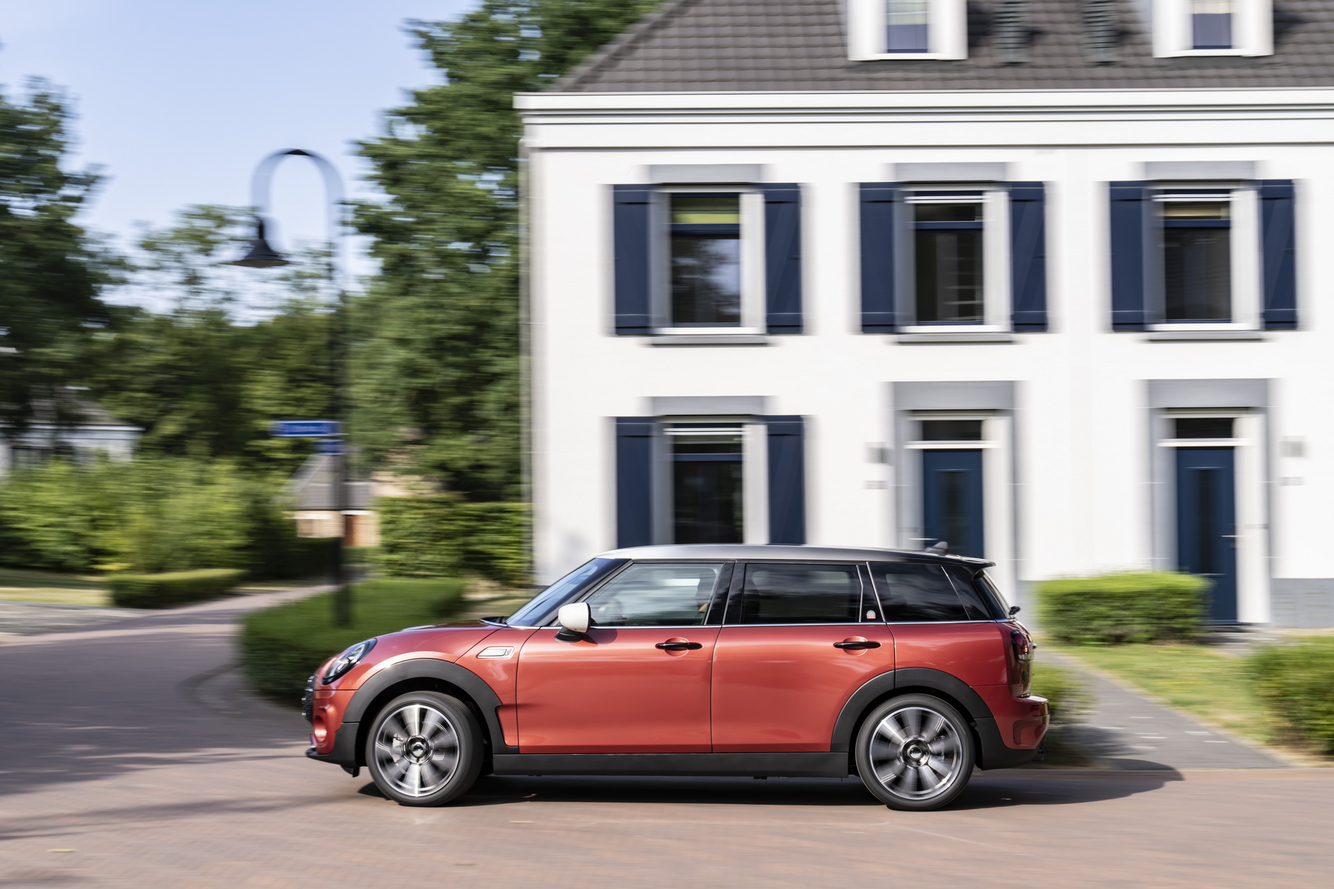 Mini Multitone Edition Brings Color Gradient To Roof Of Mini 3 Door, 5 Door, And Clubman