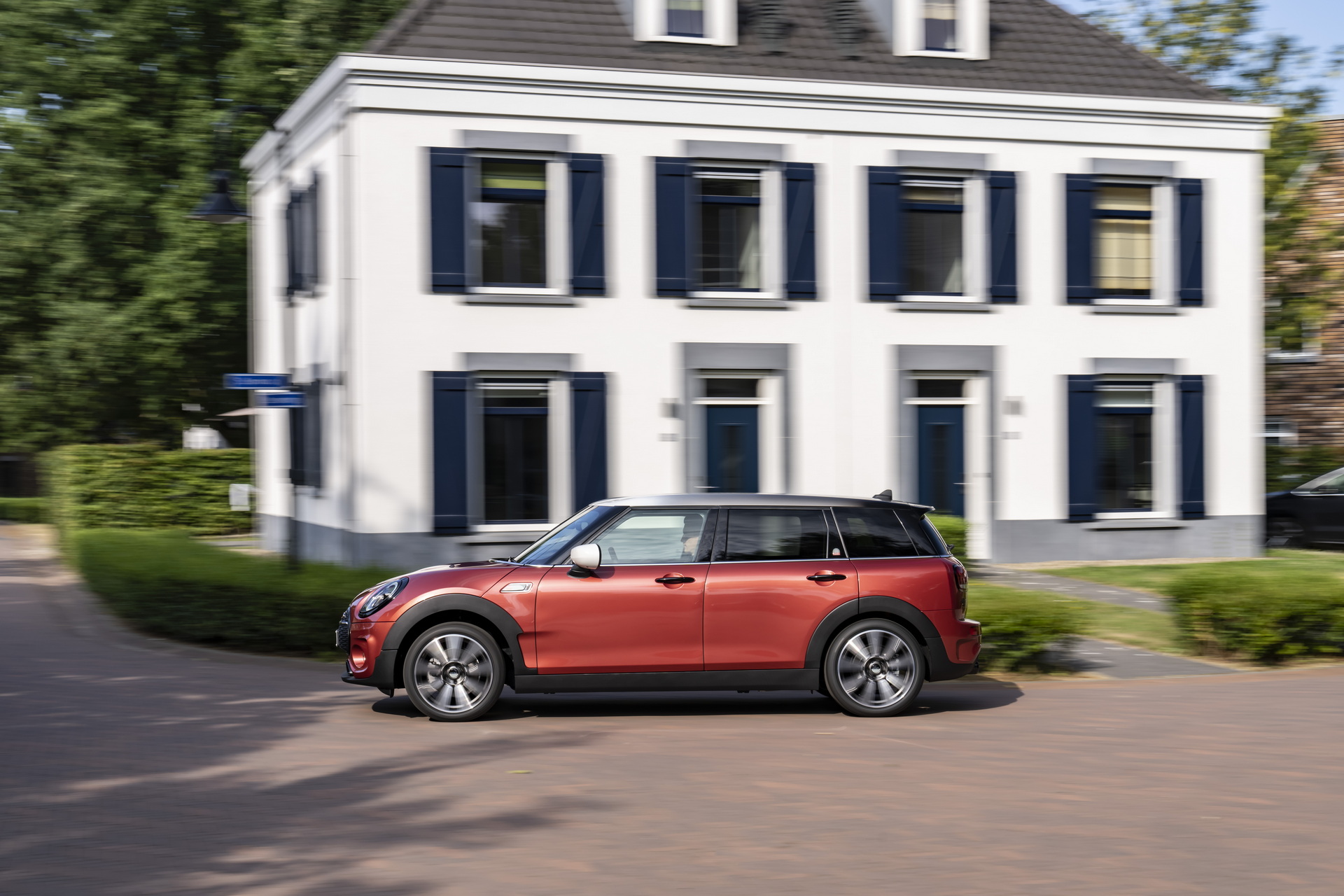 Mini Multitone Edition Brings Color Gradient To Roof Of Mini 3 Door, 5 Door, And Clubman