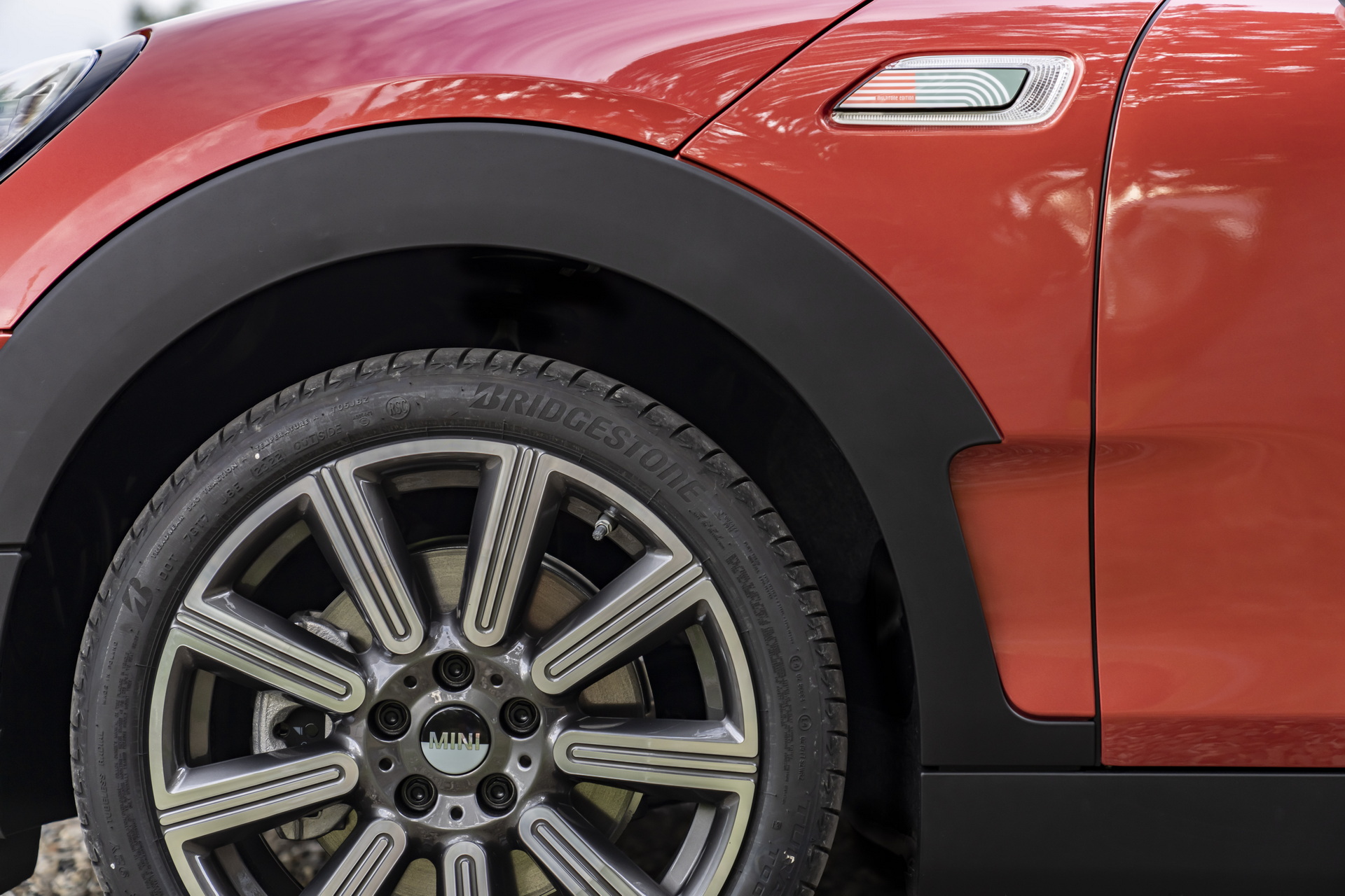 Mini Multitone Edition Brings Color Gradient To Roof Of Mini 3 Door, 5 Door, And Clubman