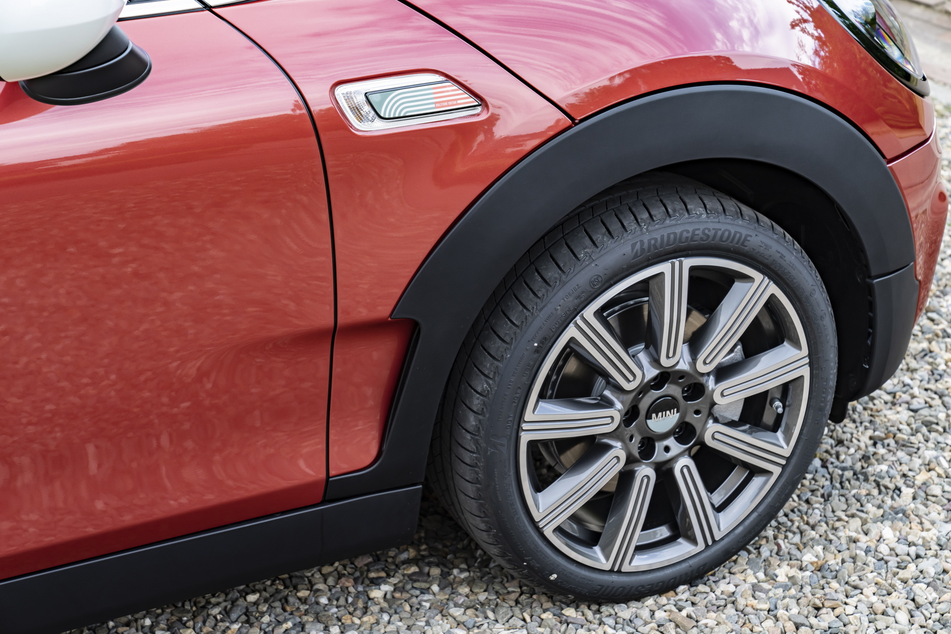 Mini Multitone Edition Brings Color Gradient To Roof Of Mini 3 Door, 5 Door, And Clubman