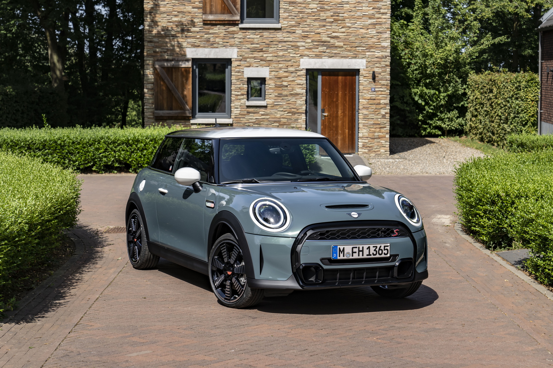Mini Multitone Edition Brings Color Gradient To Roof Of Mini 3 Door, 5 Door, And Clubman