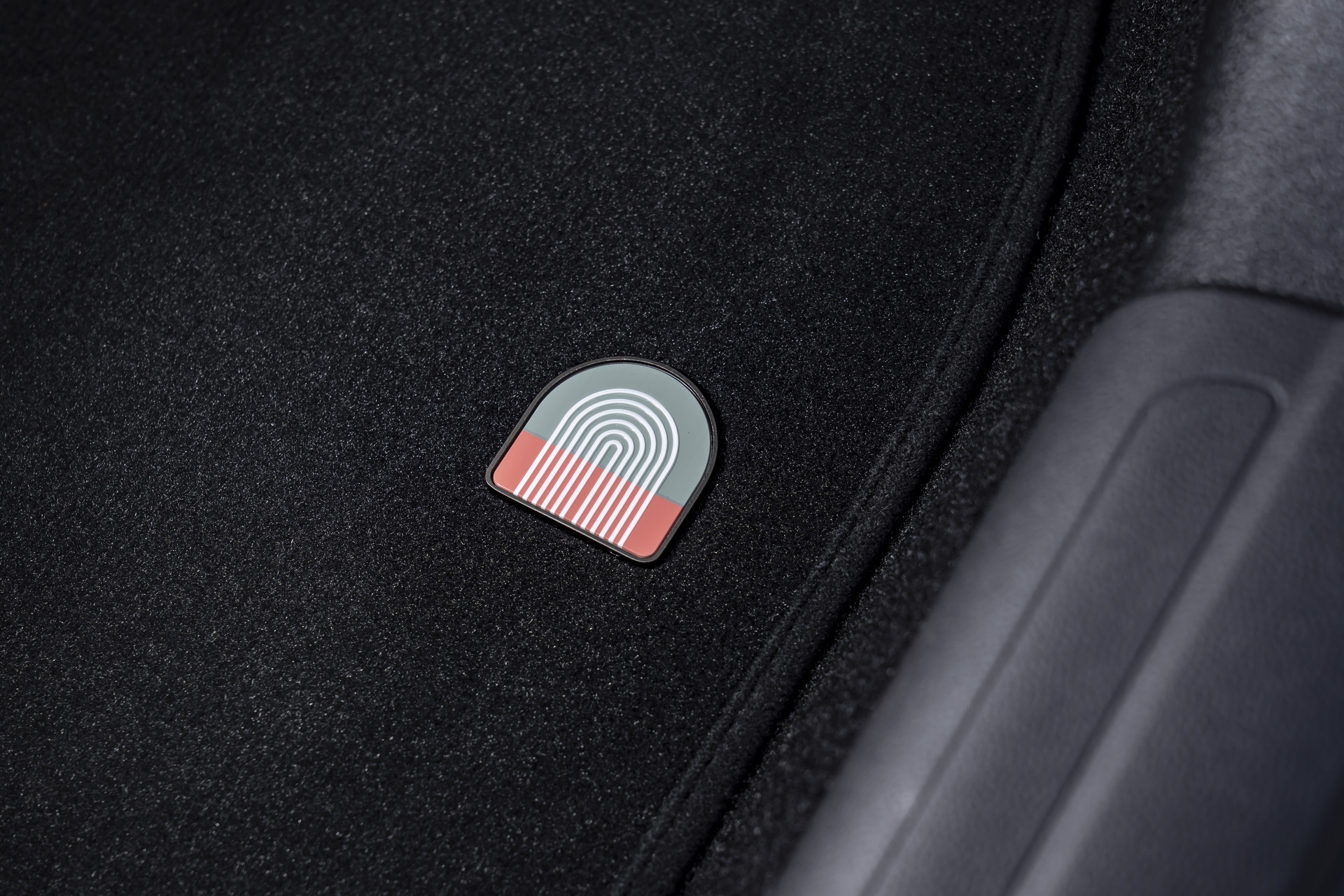 Mini Multitone Edition Brings Color Gradient To Roof Of Mini 3 Door, 5 Door, And Clubman