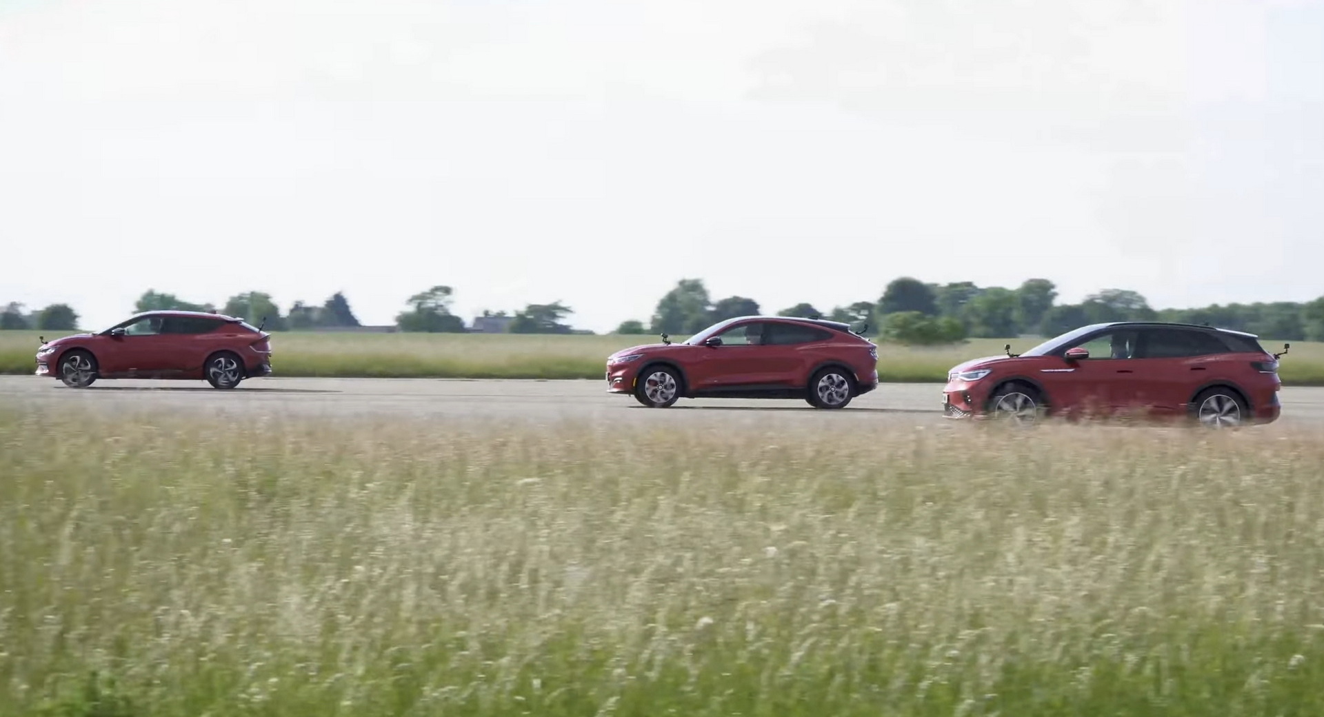 La VW ID.4 la plus rapide peut-elle affronter une Ford Mustang Mach-E et une Kia EV6 de milieu de gamme?