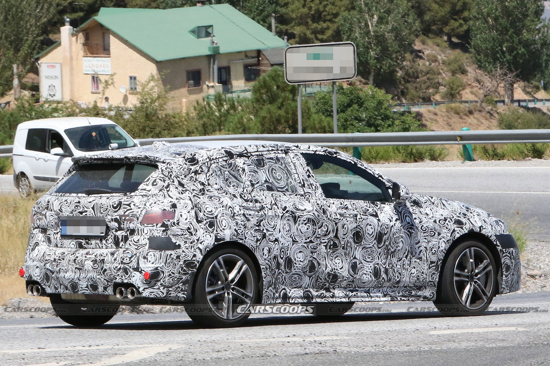 Facelifted BMW 135i Continues To Flaunt Its New Quad Exhaust