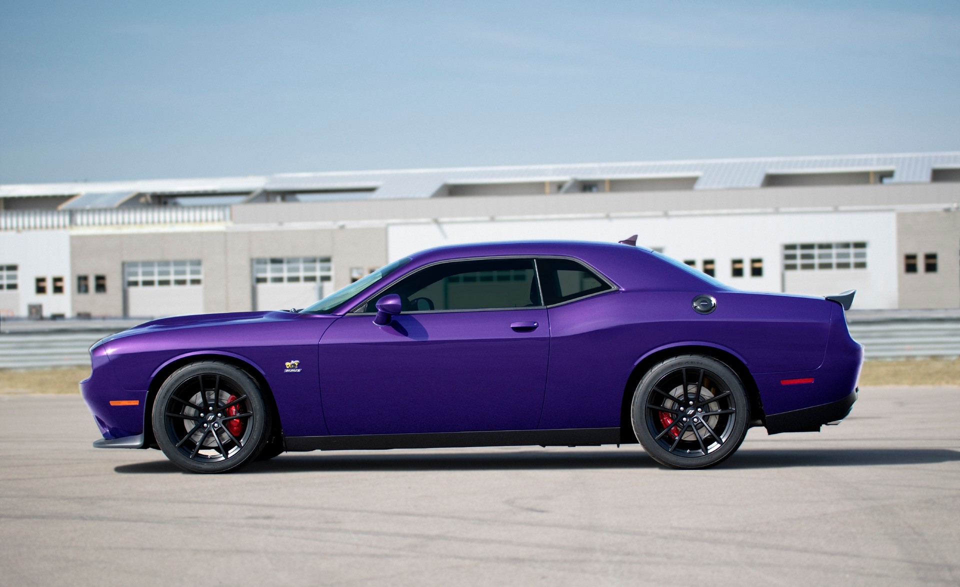 2023 Dodge Charger And Challenger Get Retro Colors, Commemorative Plaques, And Expanded Jailbreak Availability