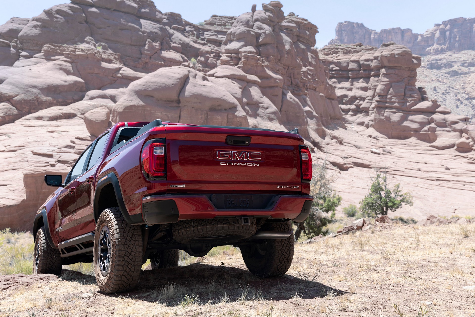 2023 GMC Canyon Combines Luxury And Off-Road Prowess With 310 HP Turbo Engine