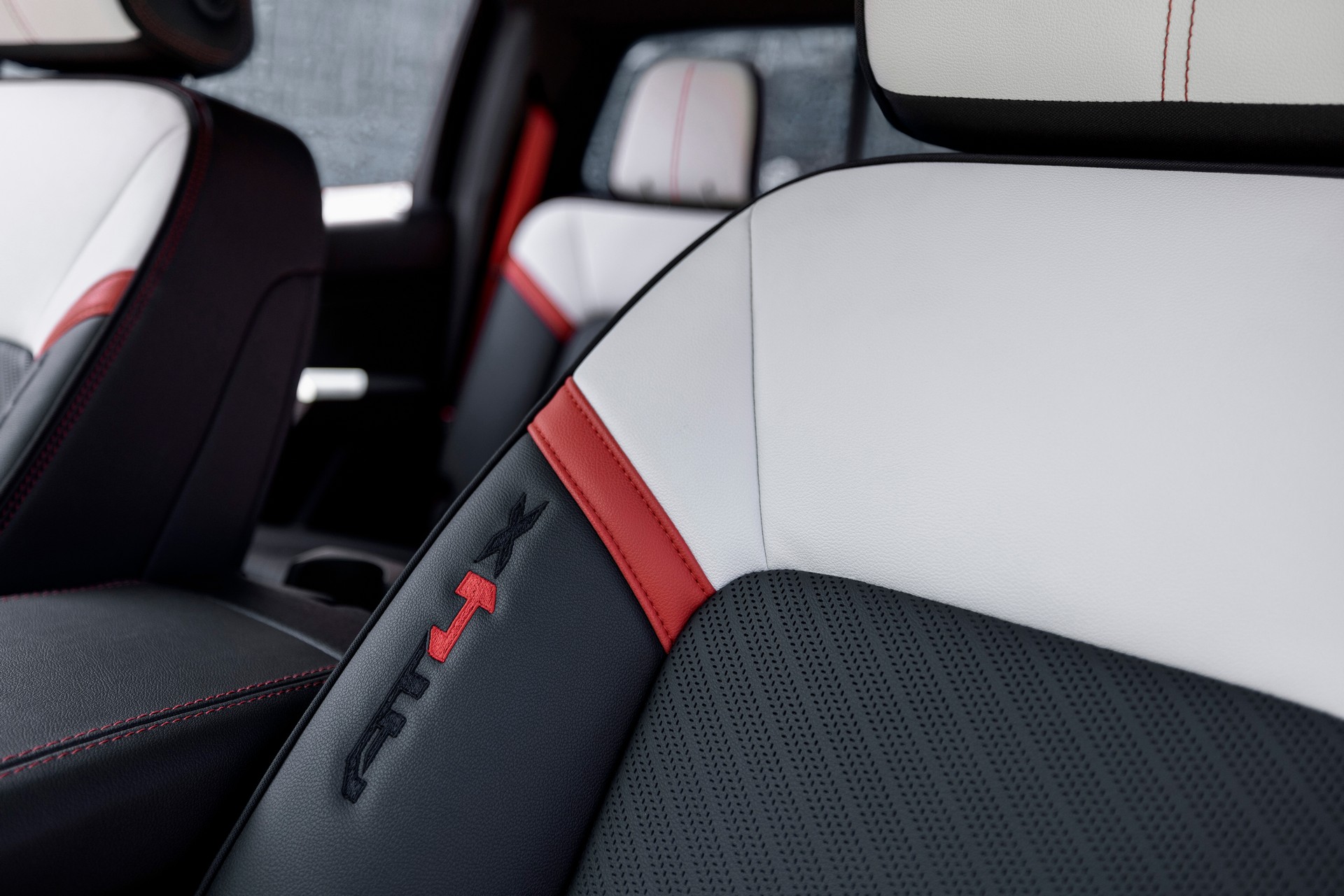 2023 GMC Canyon Combines Luxury And Off-Road Prowess With 310 HP Turbo Engine