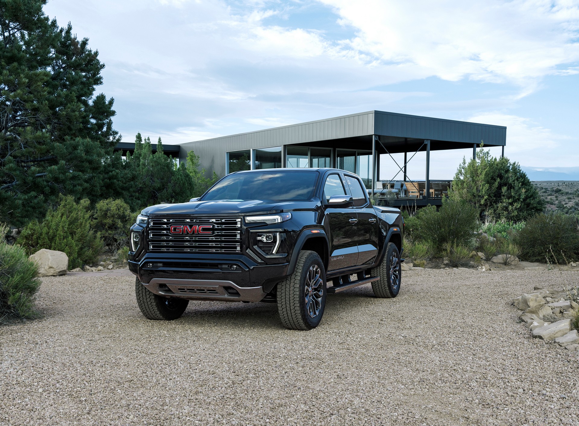 2023 GMC Canyon Combines Luxury And Off-Road Prowess With 310 HP Turbo Engine
