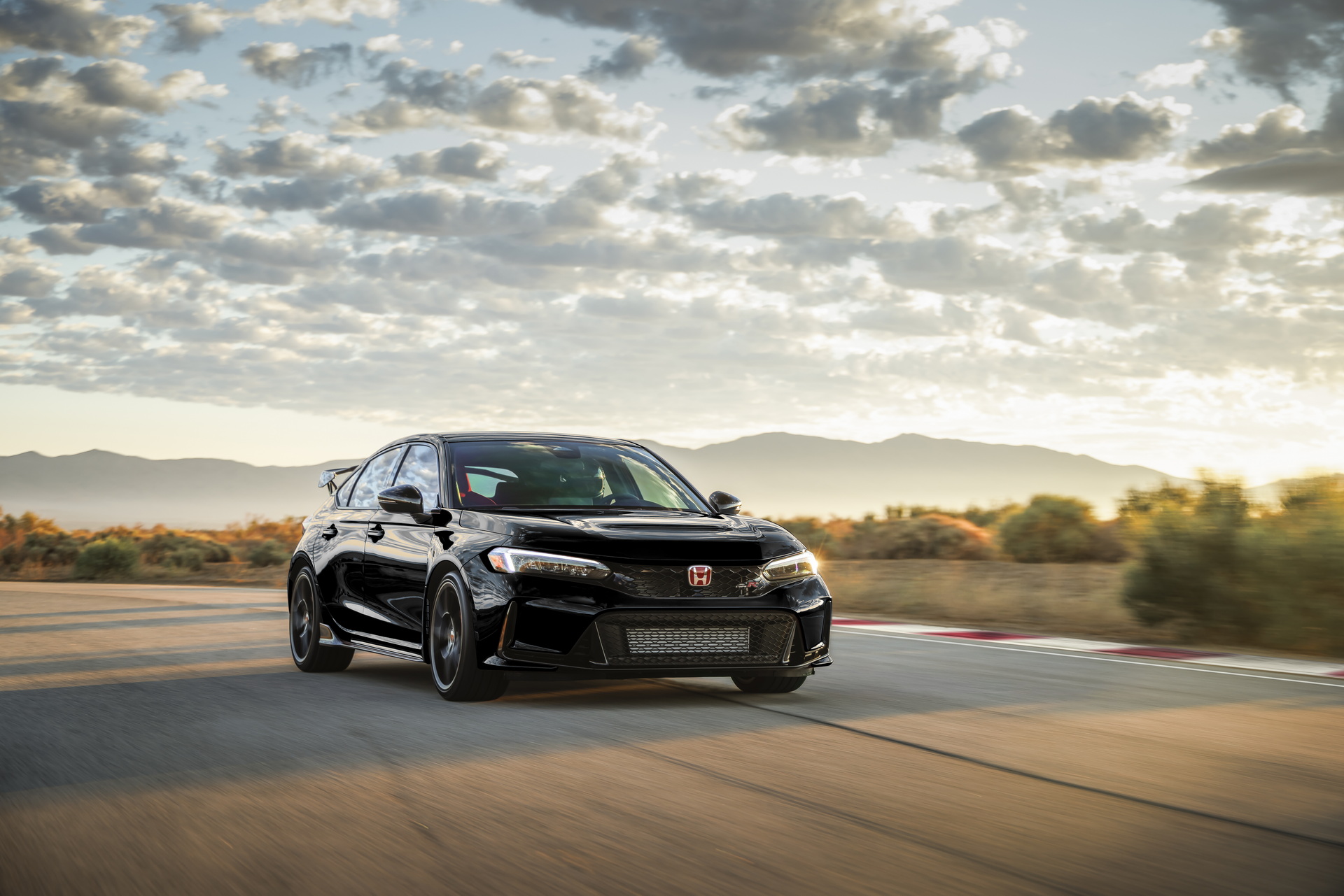 2023 Honda Civic Type R Makes 315 HP, Goes On Sale This Fall In The U.S.