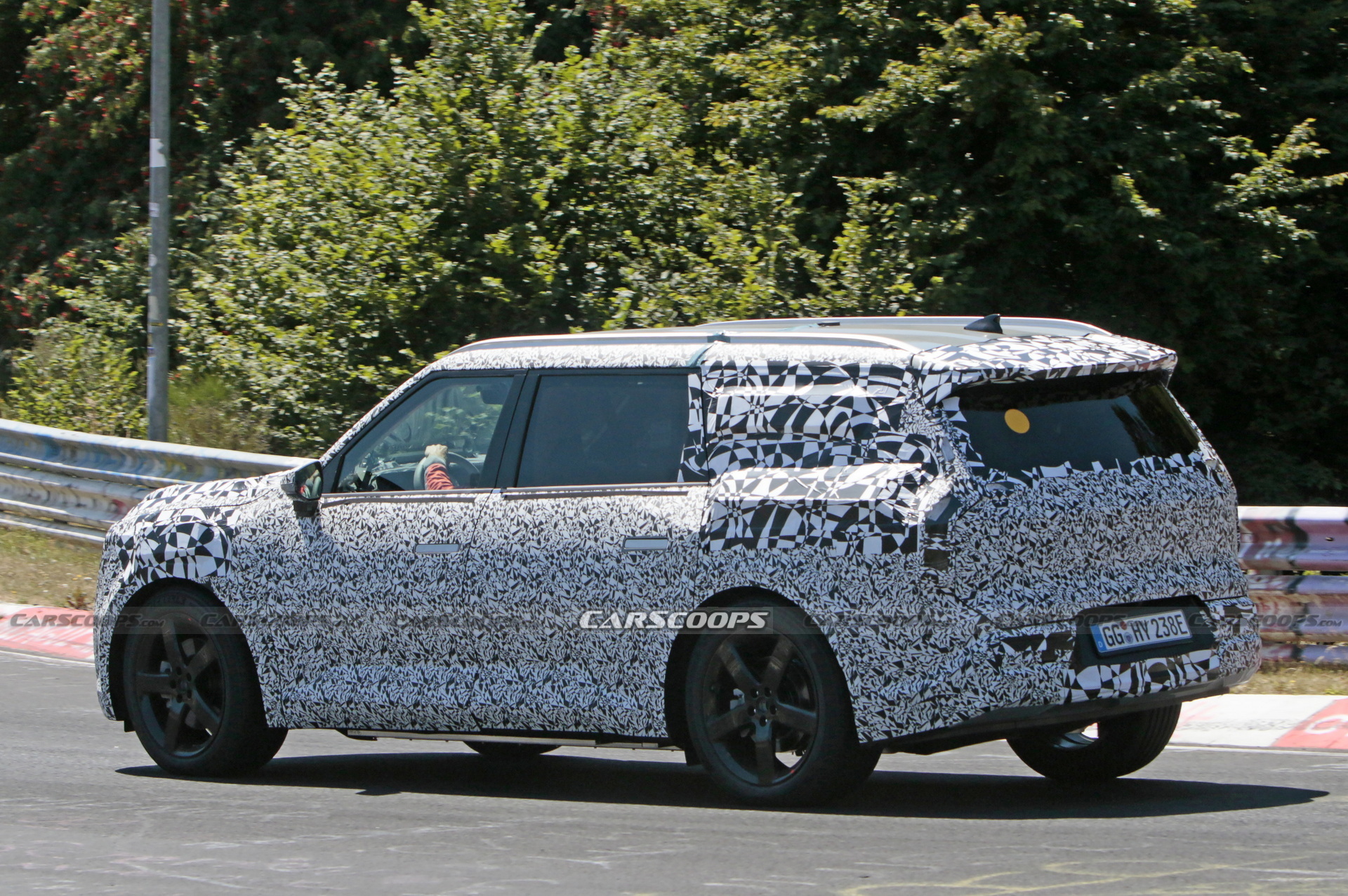 Here’s Our Best Look Yet At The 2024 Kia EV9 Electric Large SUV