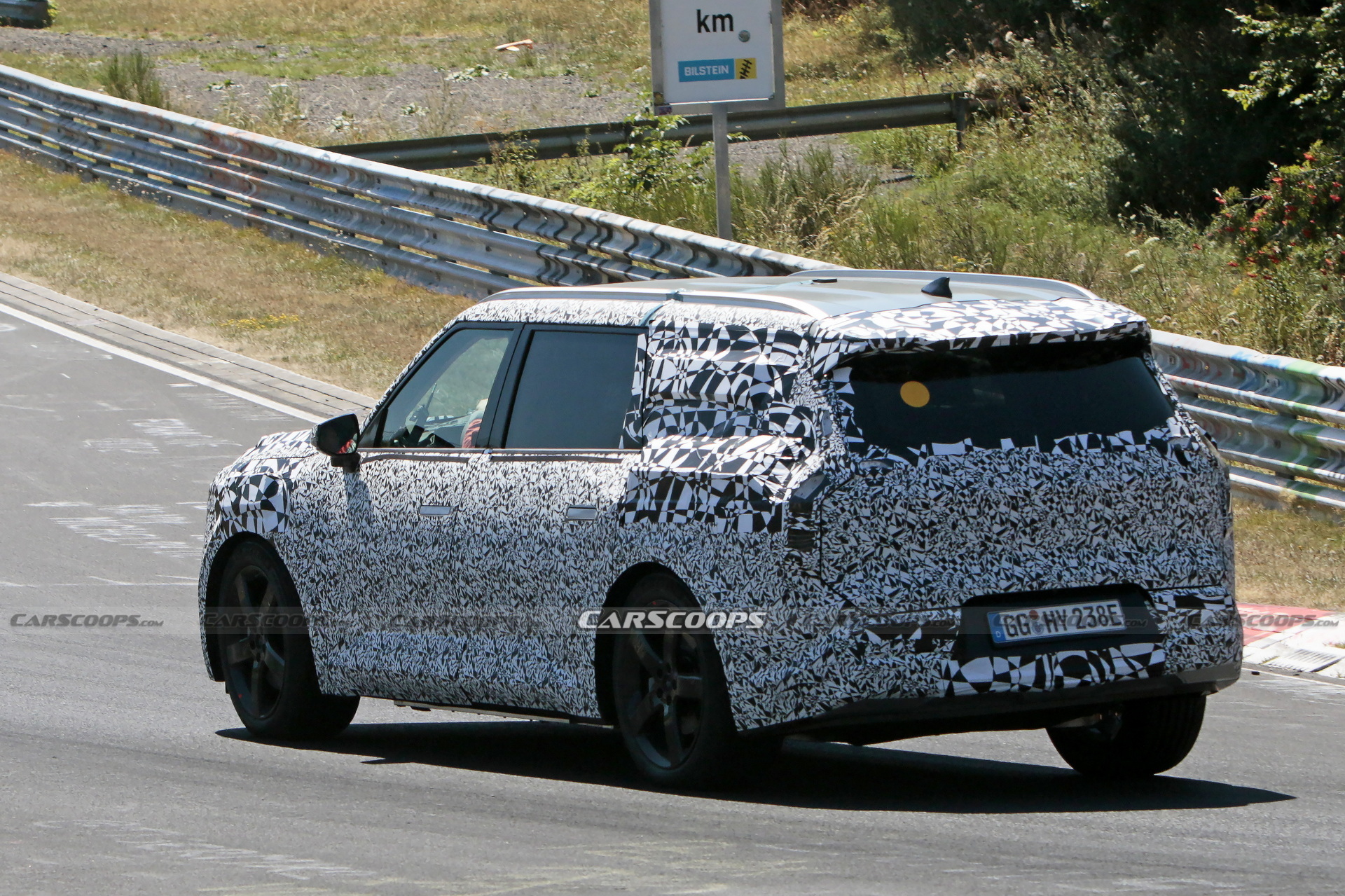 Here’s Our Best Look Yet At The 2024 Kia EV9 Electric Large SUV