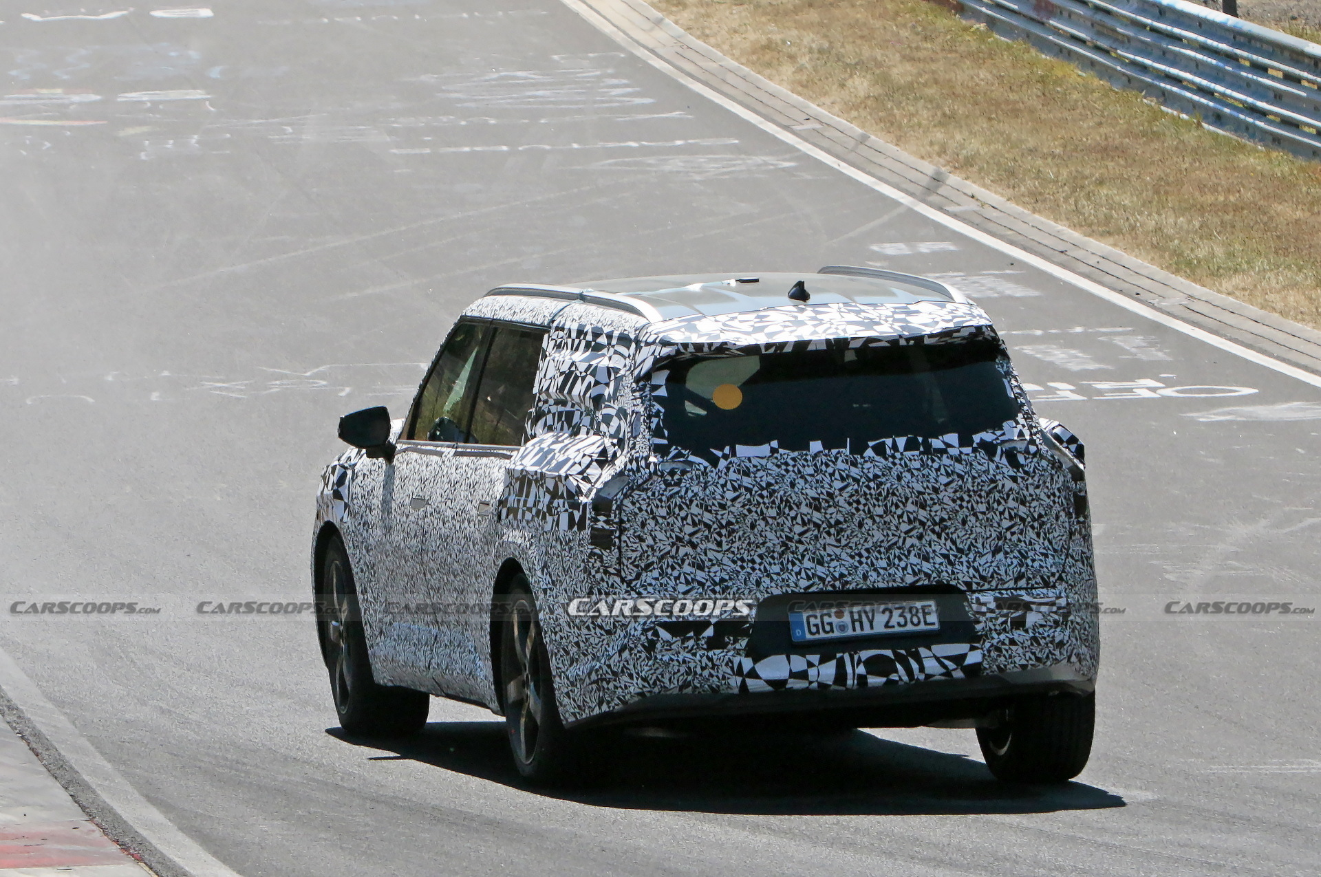 Here’s Our Best Look Yet At The 2024 Kia EV9 Electric Large SUV