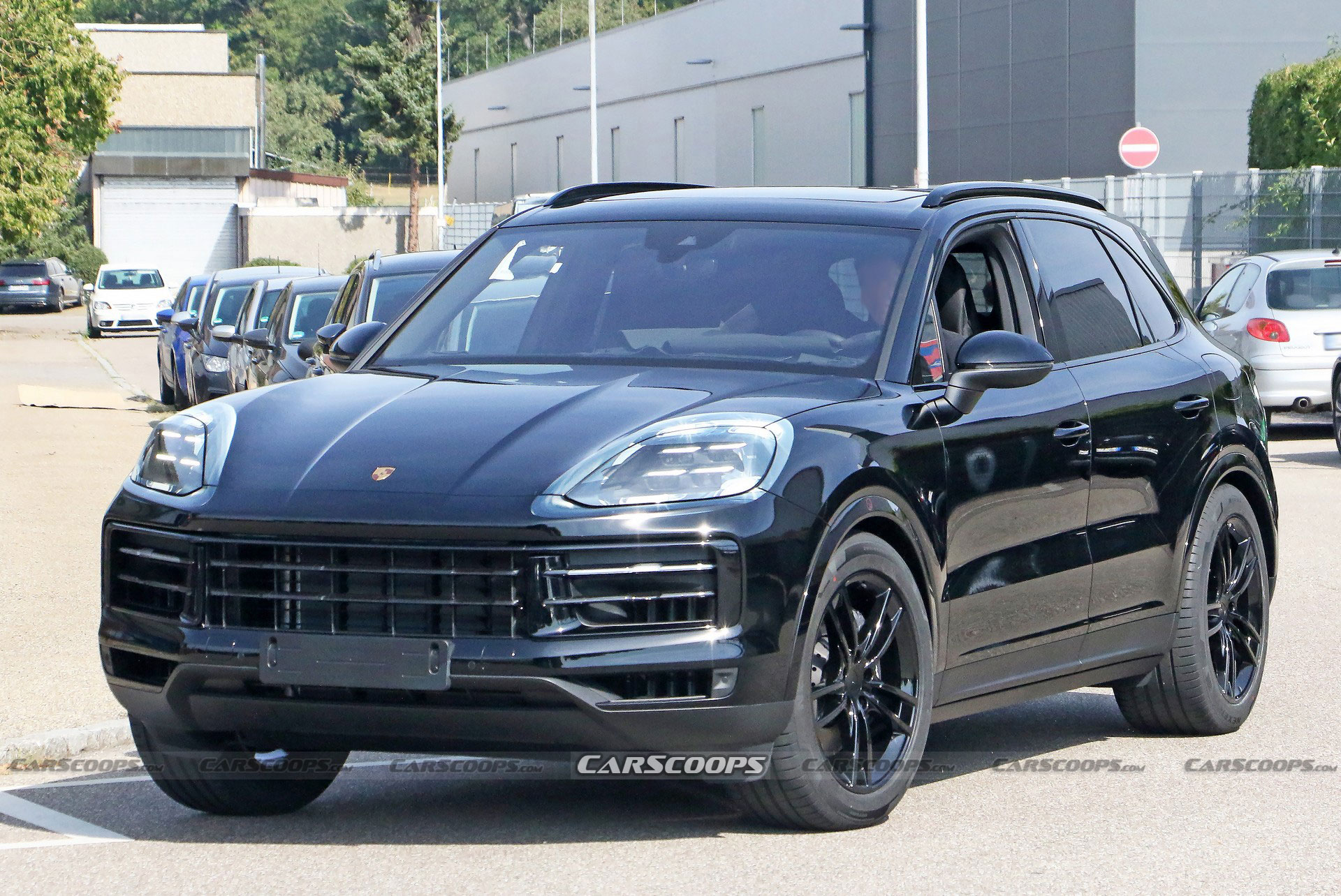 Facelifted Porsche Cayenne Ditches Nearly All Disguise As A Debut Seems Imminent
