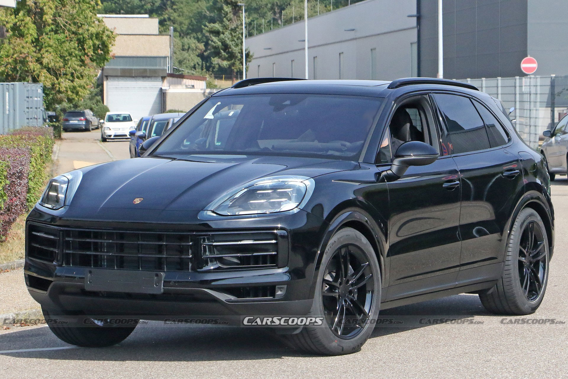 Facelifted Porsche Cayenne Ditches Nearly All Disguise As A Debut Seems Imminent