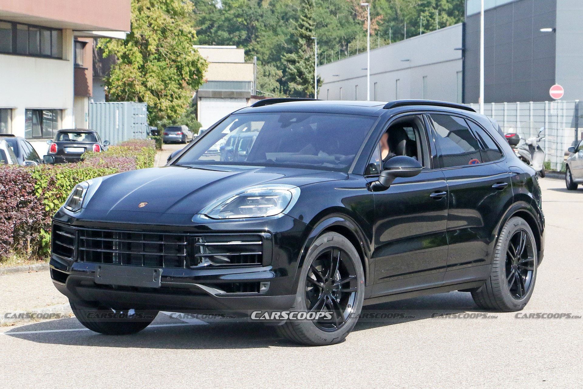 Facelifted Porsche Cayenne Ditches Nearly All Disguise As A Debut Seems Imminent