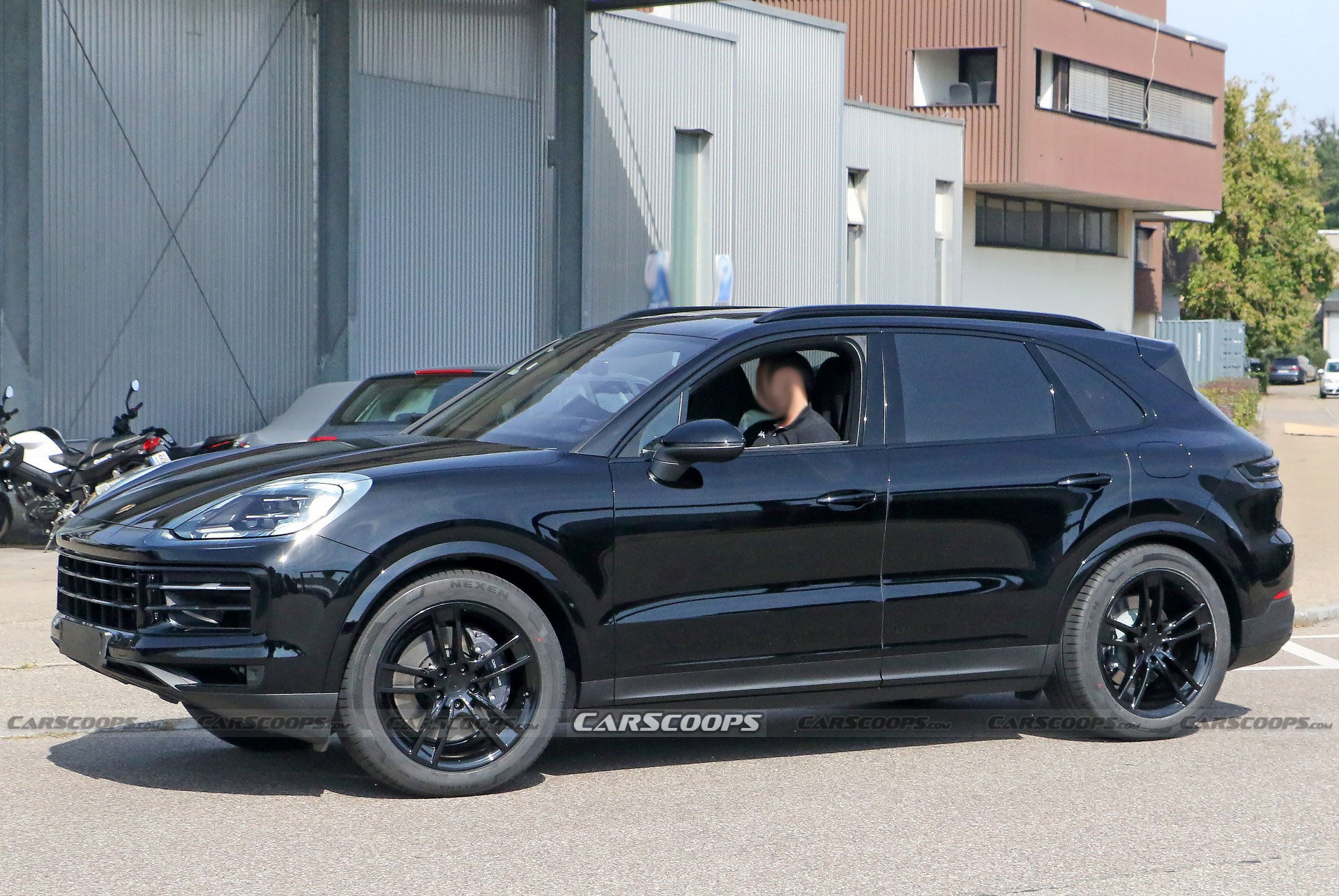 Facelifted Porsche Cayenne Ditches Nearly All Disguise As A Debut Seems Imminent