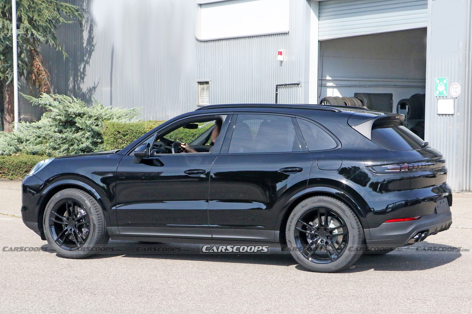 Facelifted Porsche Cayenne Ditches Nearly All Disguise As A Debut Seems Imminent