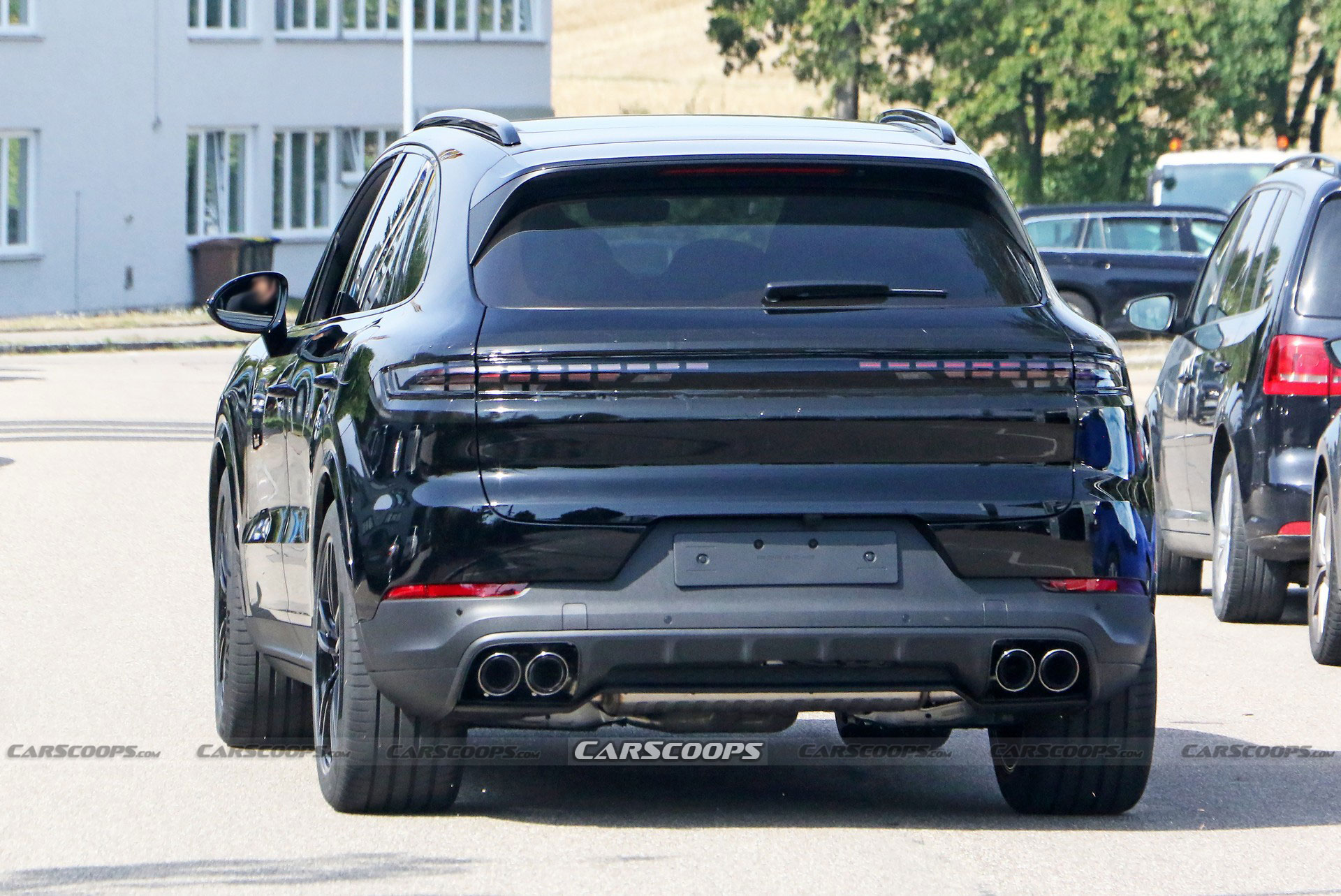 Facelifted Porsche Cayenne Ditches Nearly All Disguise As A Debut Seems Imminent