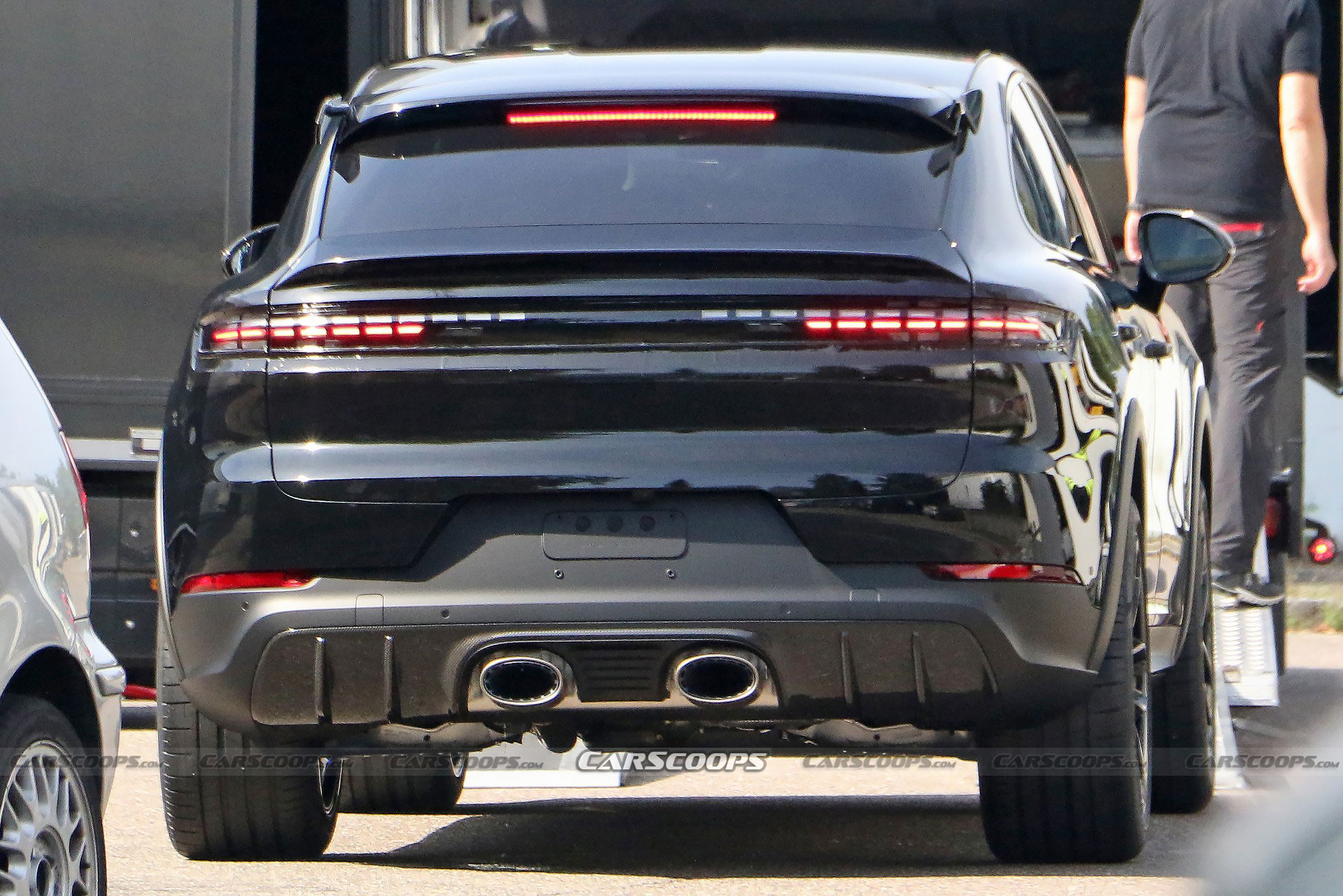 Facelifted Porsche Cayenne Ditches Nearly All Disguise As A Debut Seems Imminent