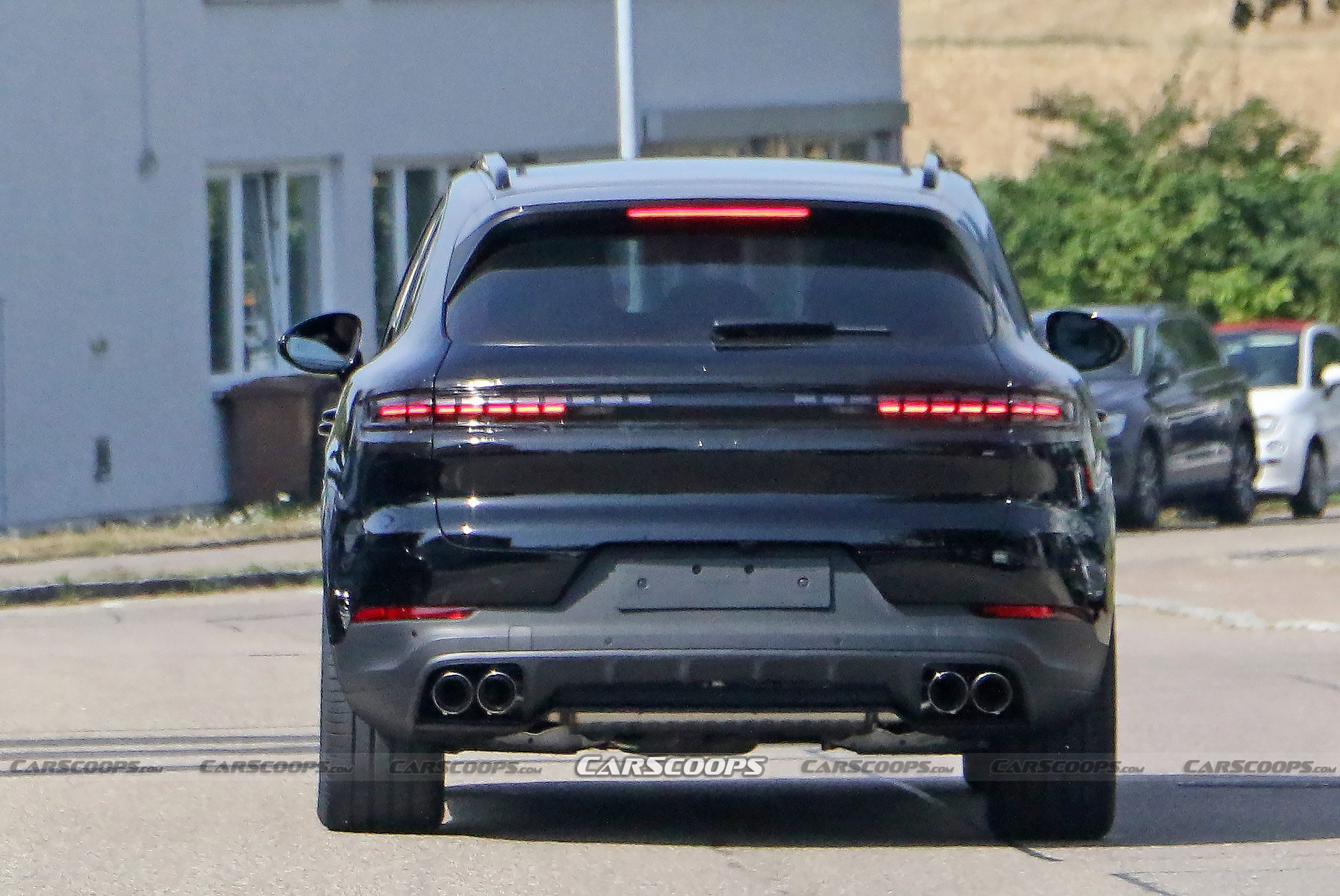 Facelifted Porsche Cayenne Ditches Nearly All Disguise As A Debut Seems Imminent