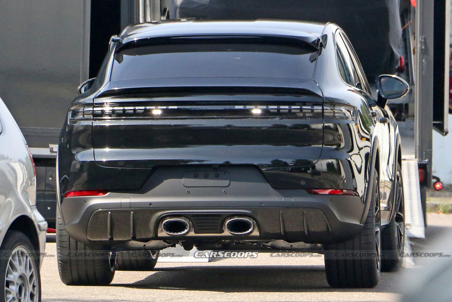 Facelifted Porsche Cayenne Ditches Nearly All Disguise As A Debut Seems Imminent