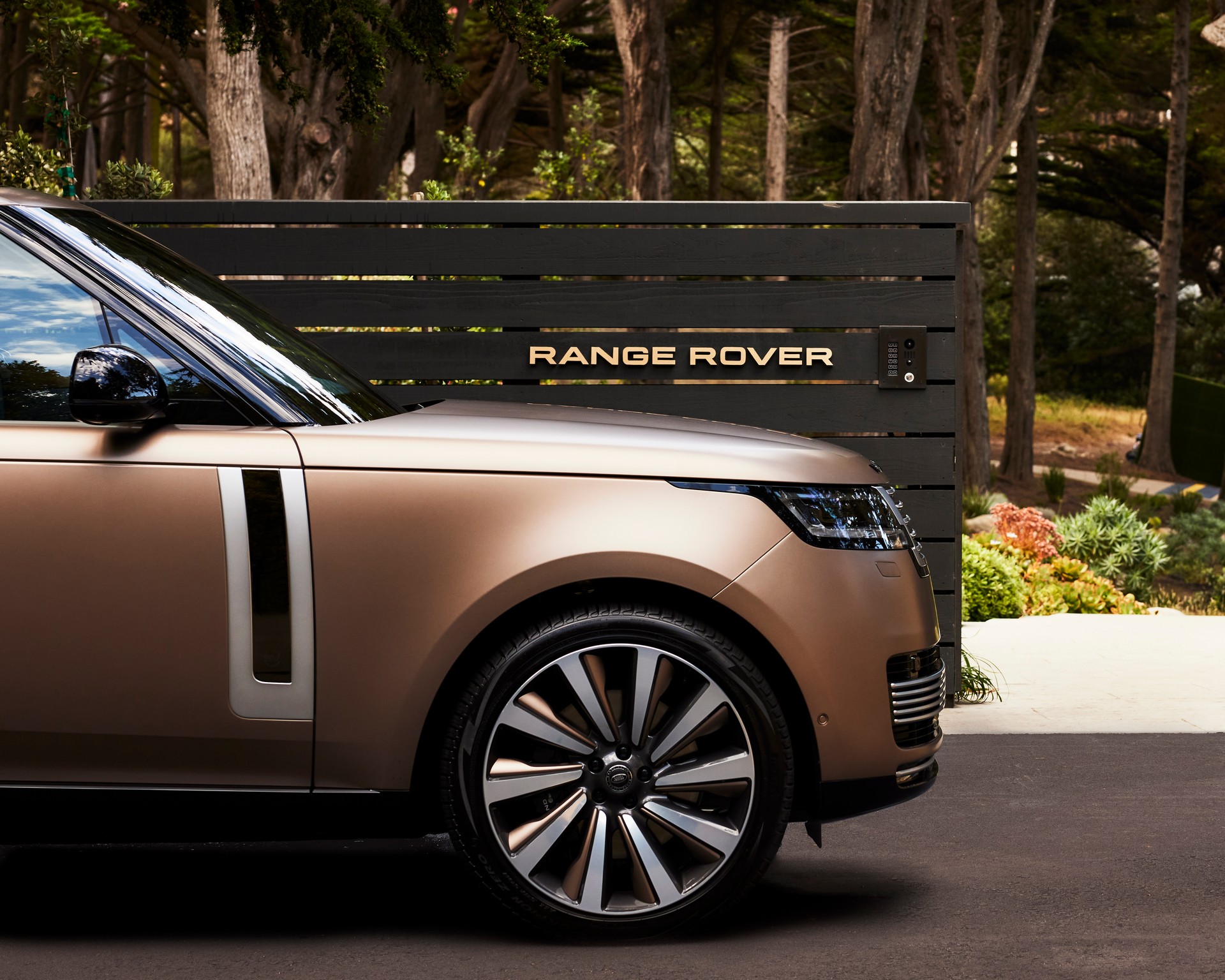 2023 Range Rover SV Carmel Edition Is A $345,000 Ultra-Exclusive, Ultra-Luxury SUV