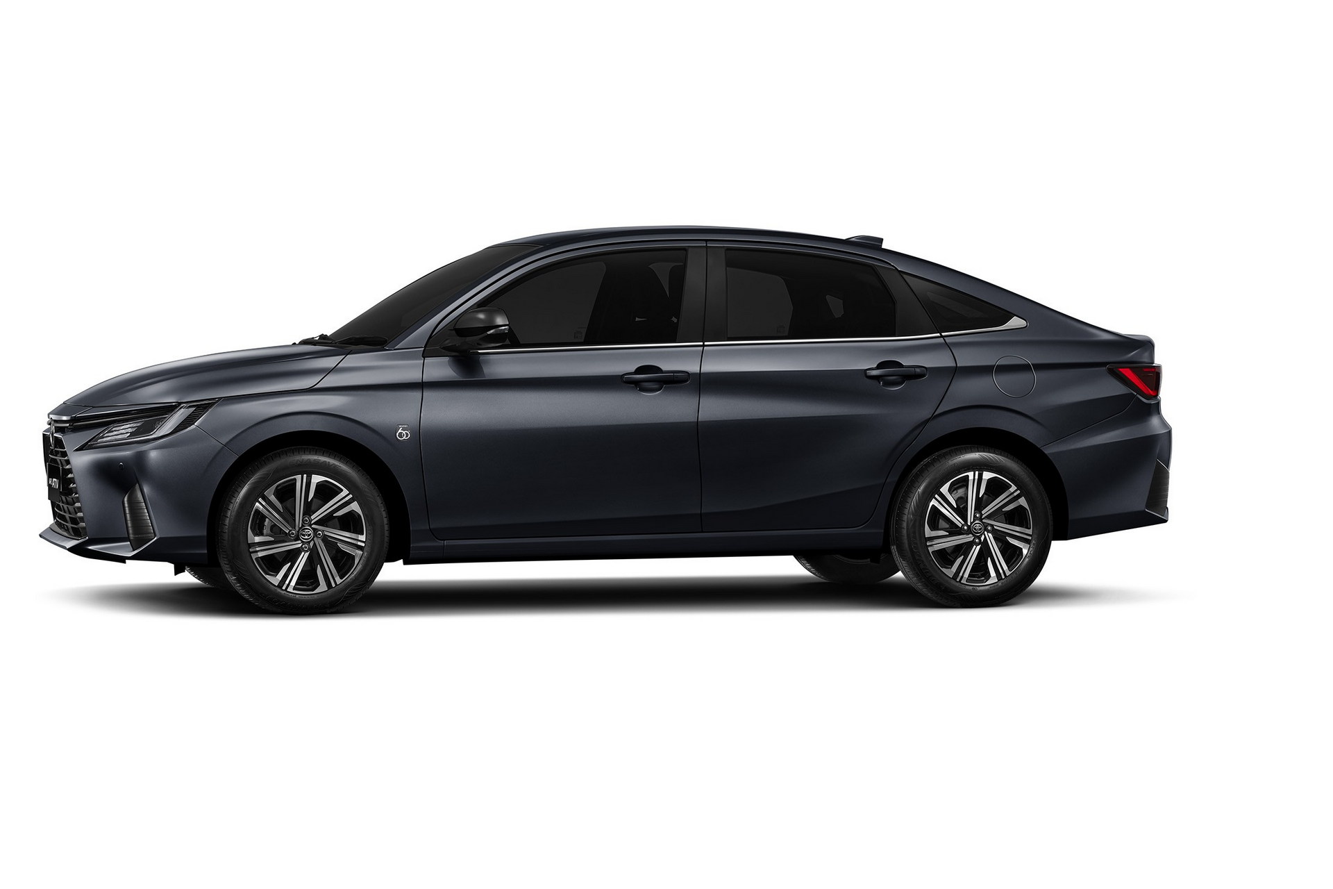 New Toyota Yaris Ativ / Vios Small Sedan Debuts In Thailand Looking Like A Baby Corolla